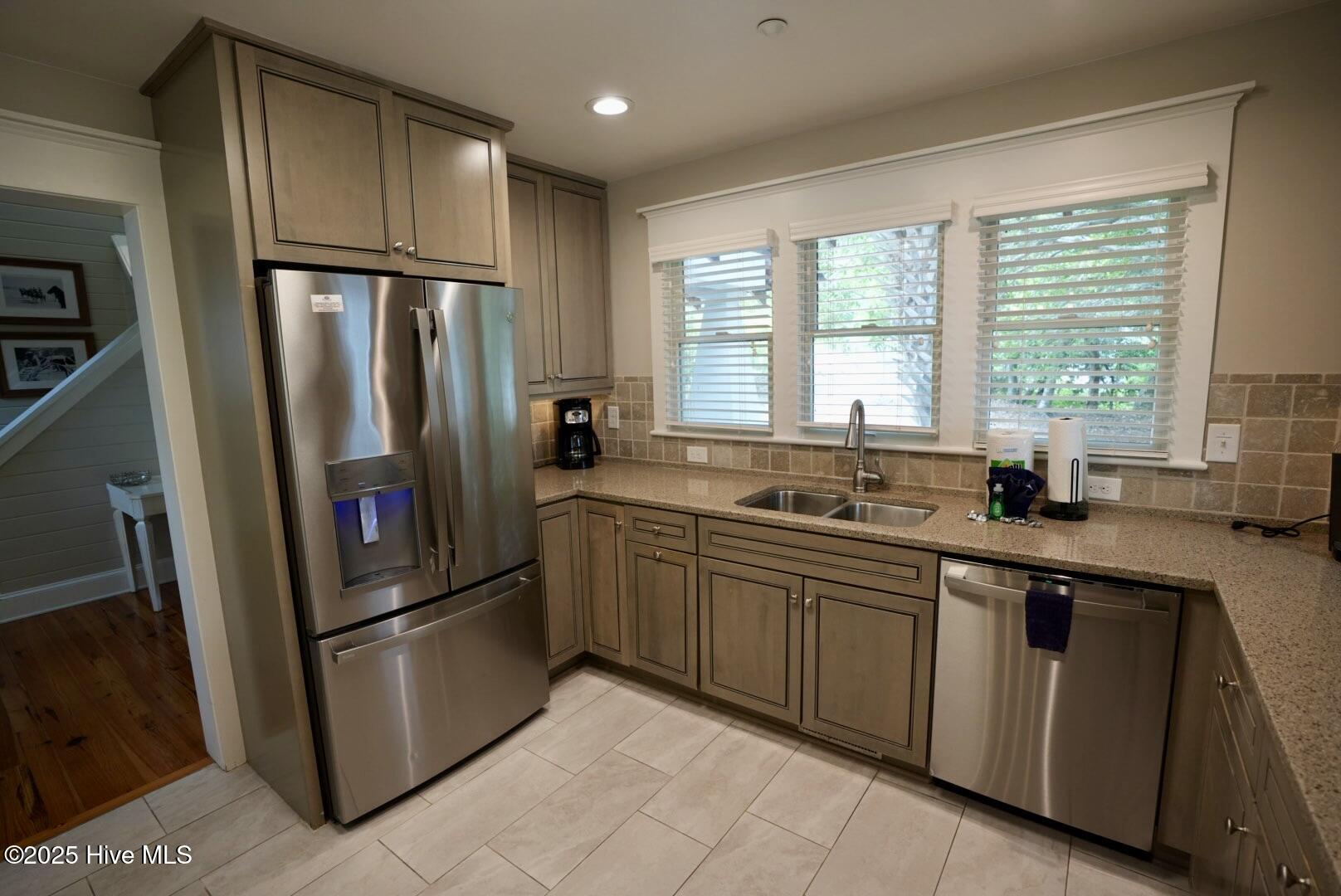 48 Earl Of Craven Court, Week M