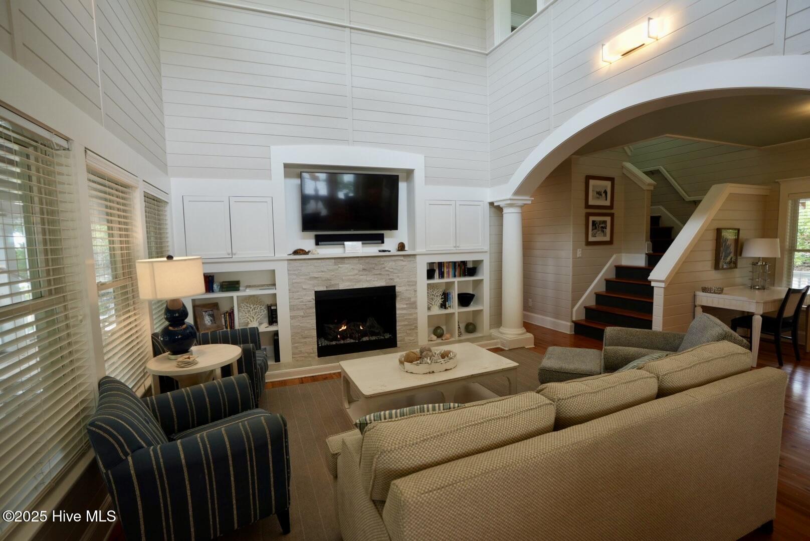 48 Earl Of Craven Court, Week M