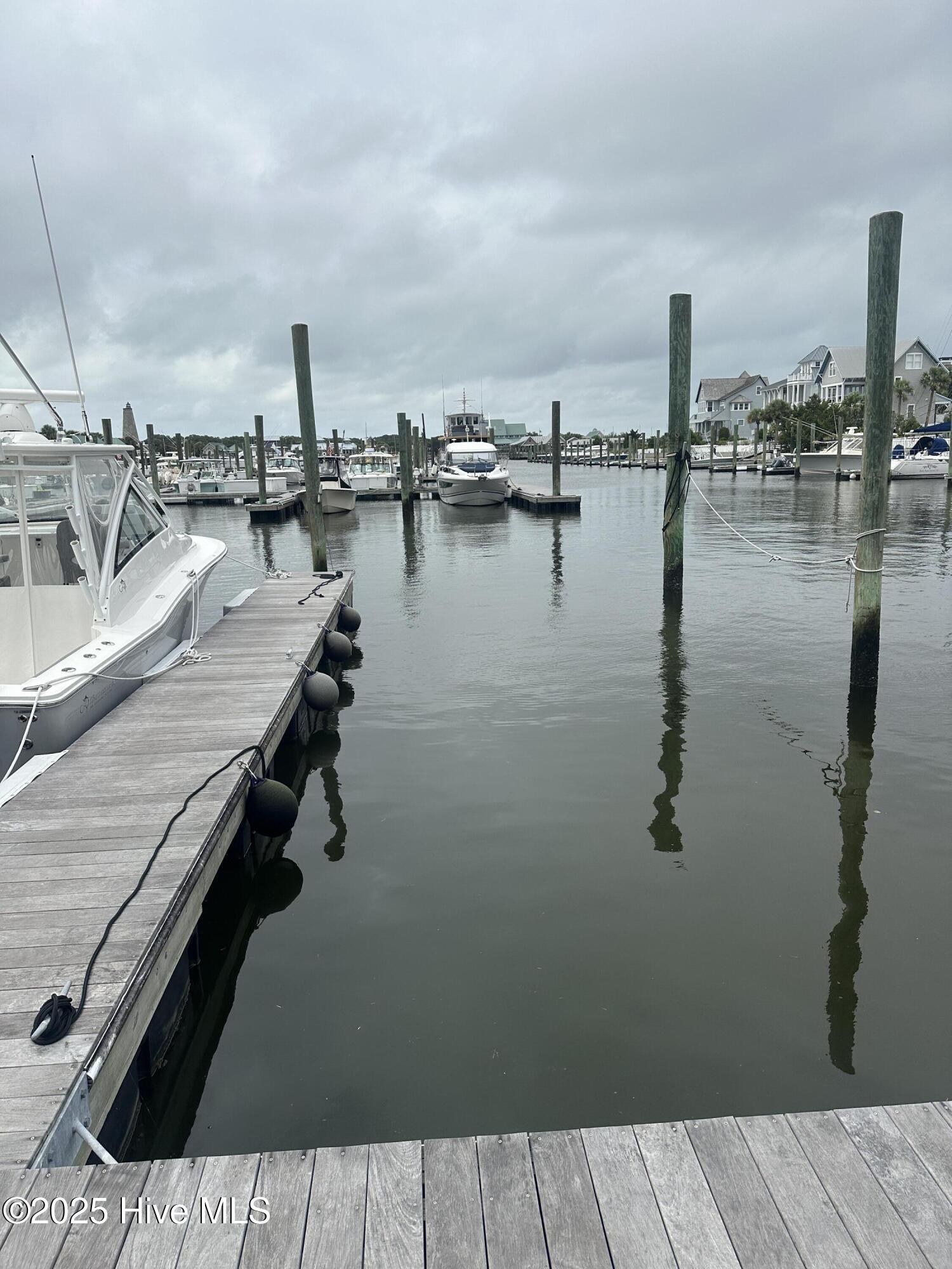 E22 Transom Row, 22e