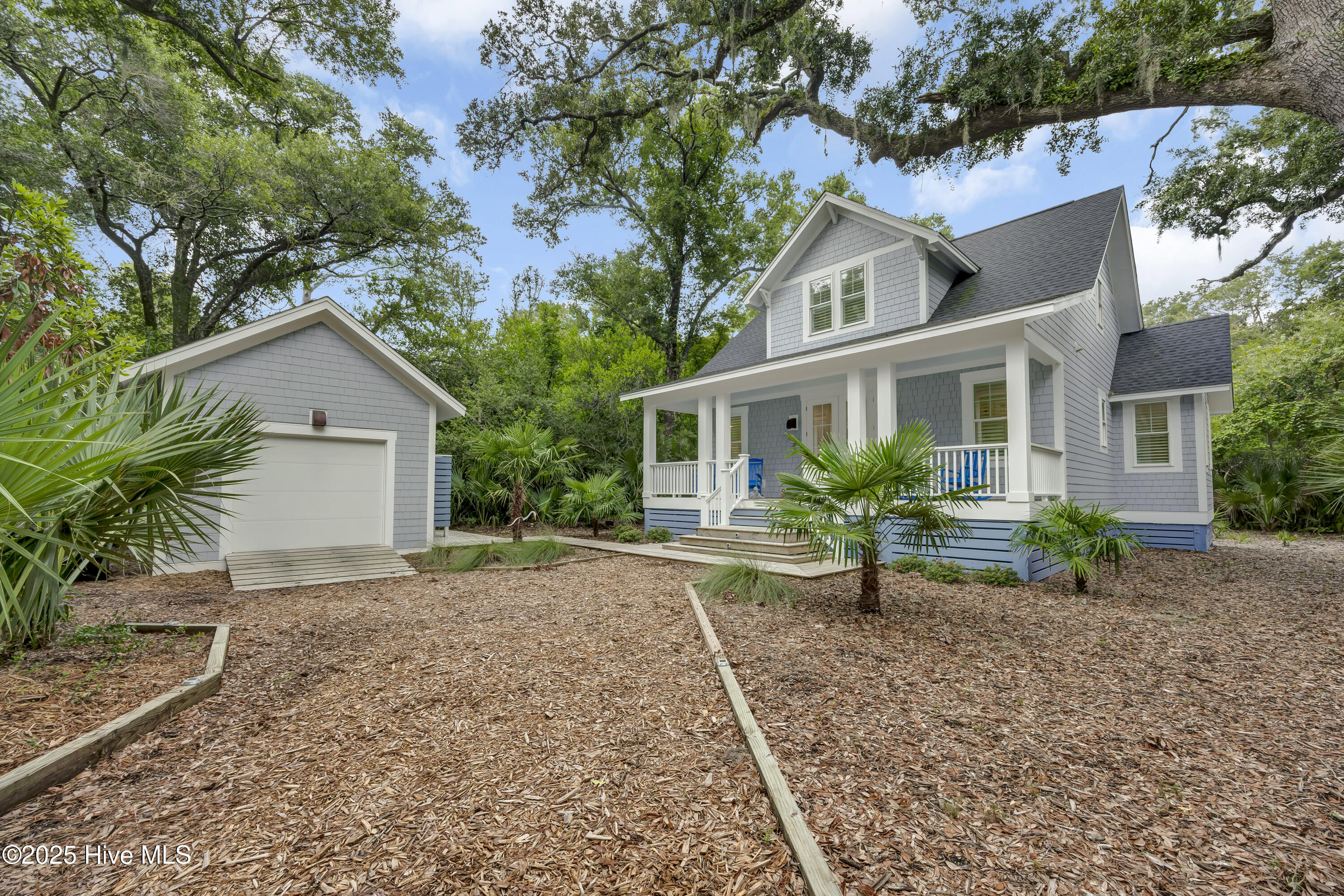 2114 Heron Trace