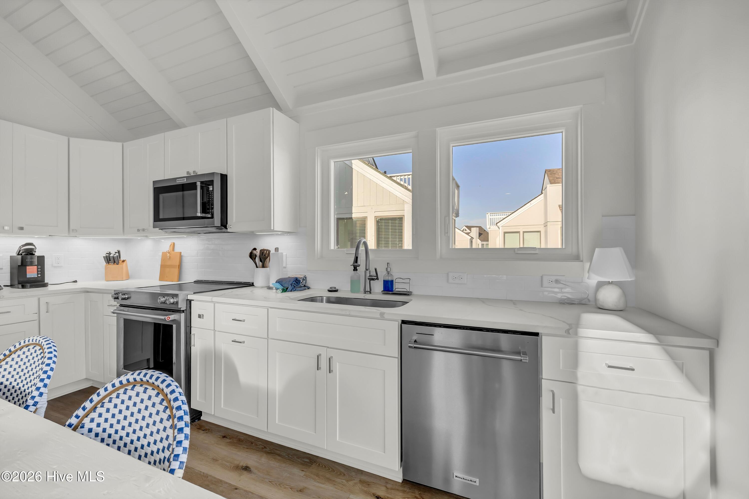 305 S Bald Head Wynd 10