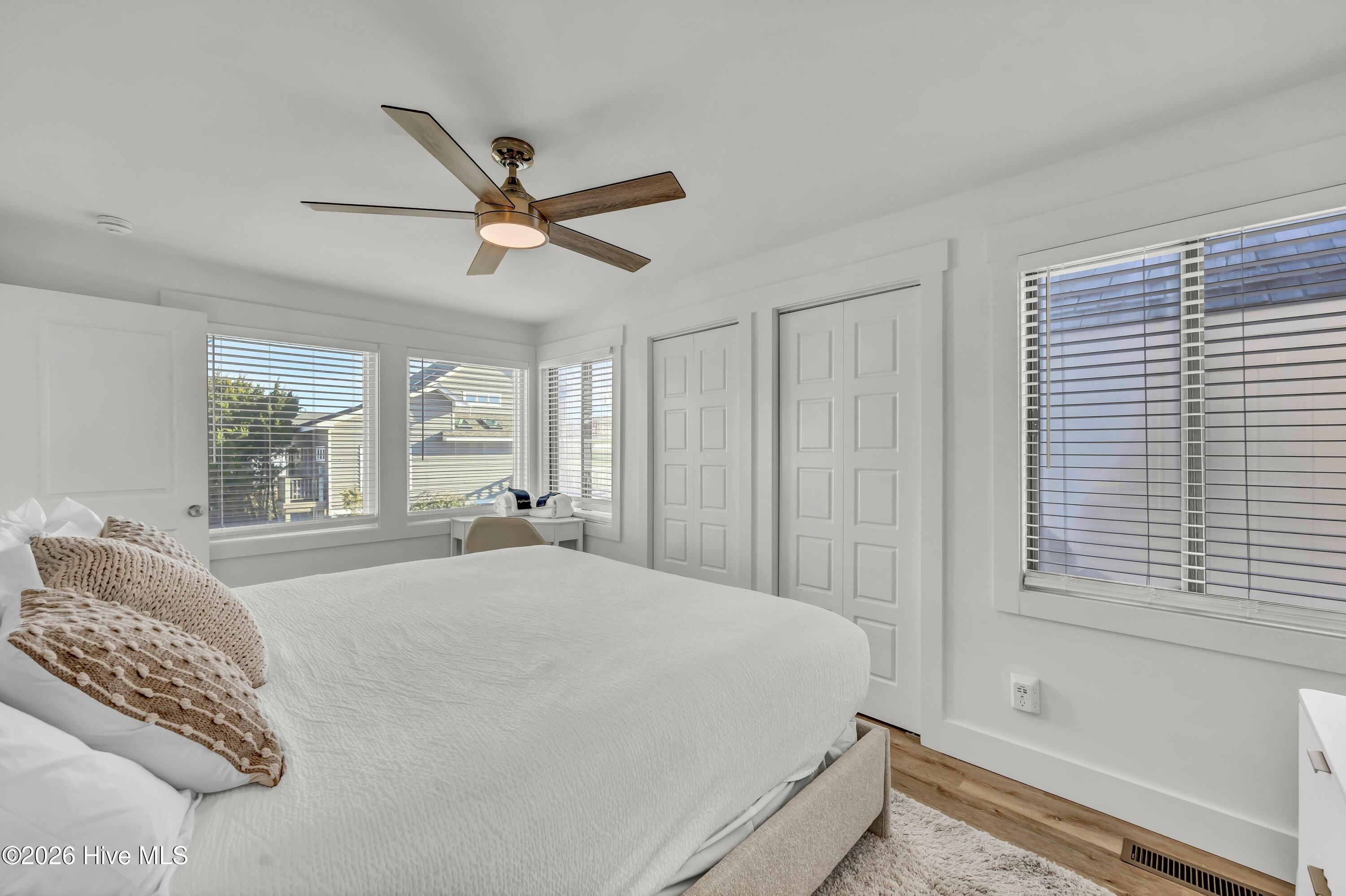 305 S Bald Head Wynd 10