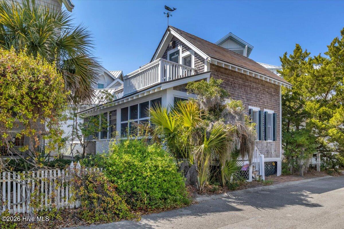 6 Leeward Court # A