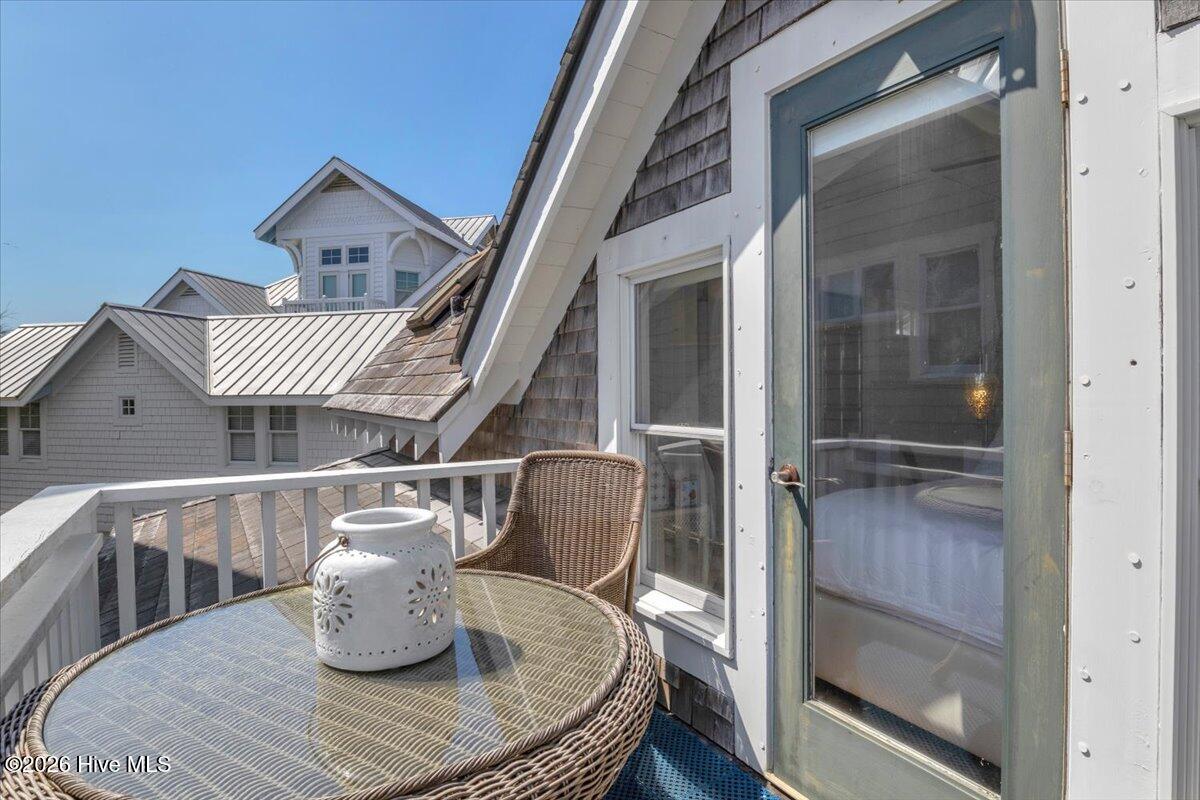 6 Leeward Court # A