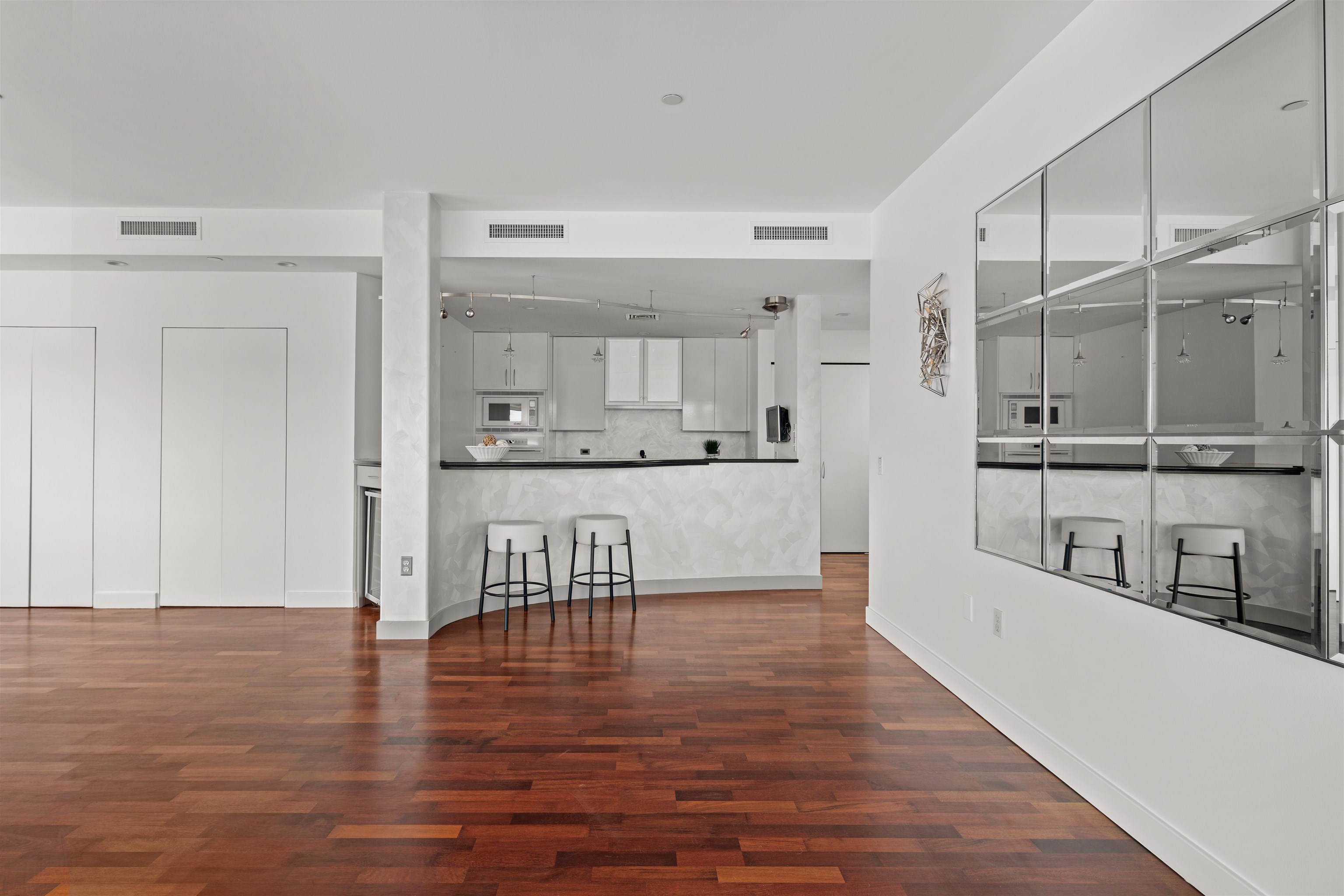 76 St Paul Street Unit: Unit # 8SE
