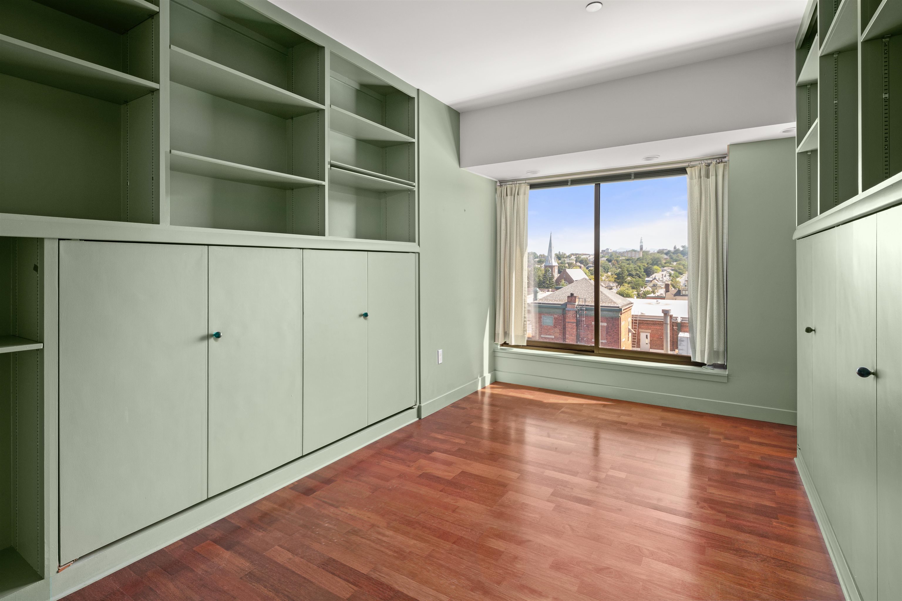 76 St Paul Street Unit: Unit # 8SE