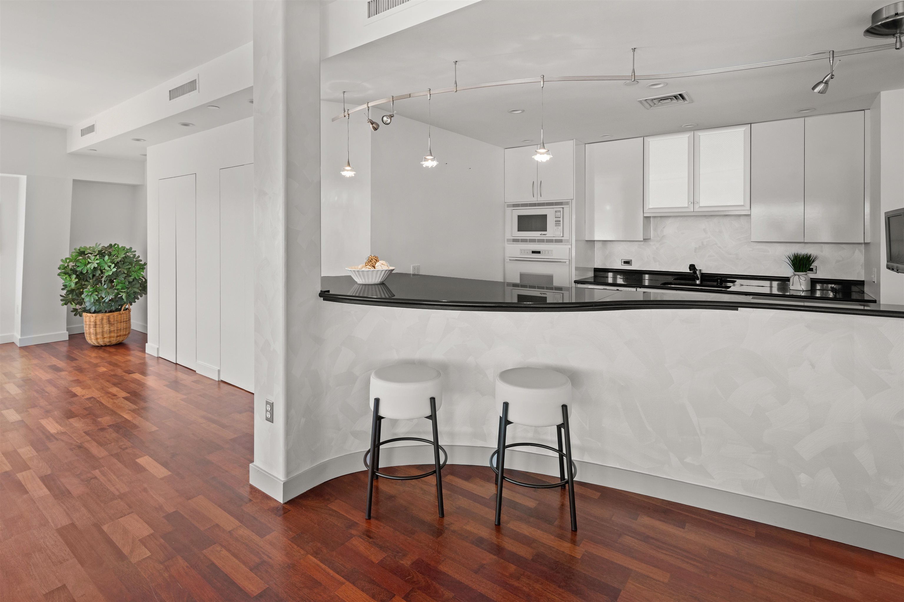 76 St Paul Street Unit: Unit # 8SE