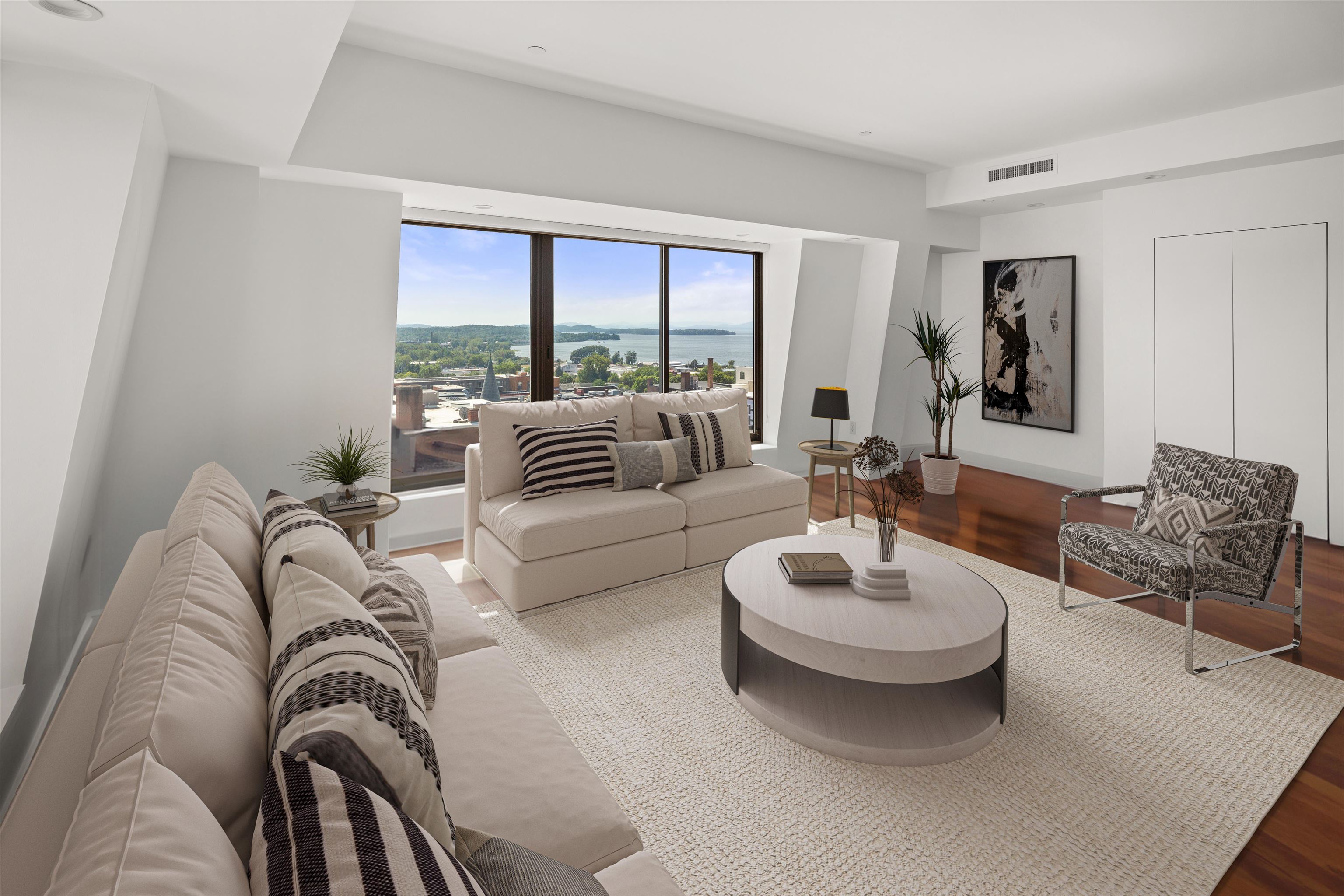 76 St Paul Street Unit: Unit # 8SE