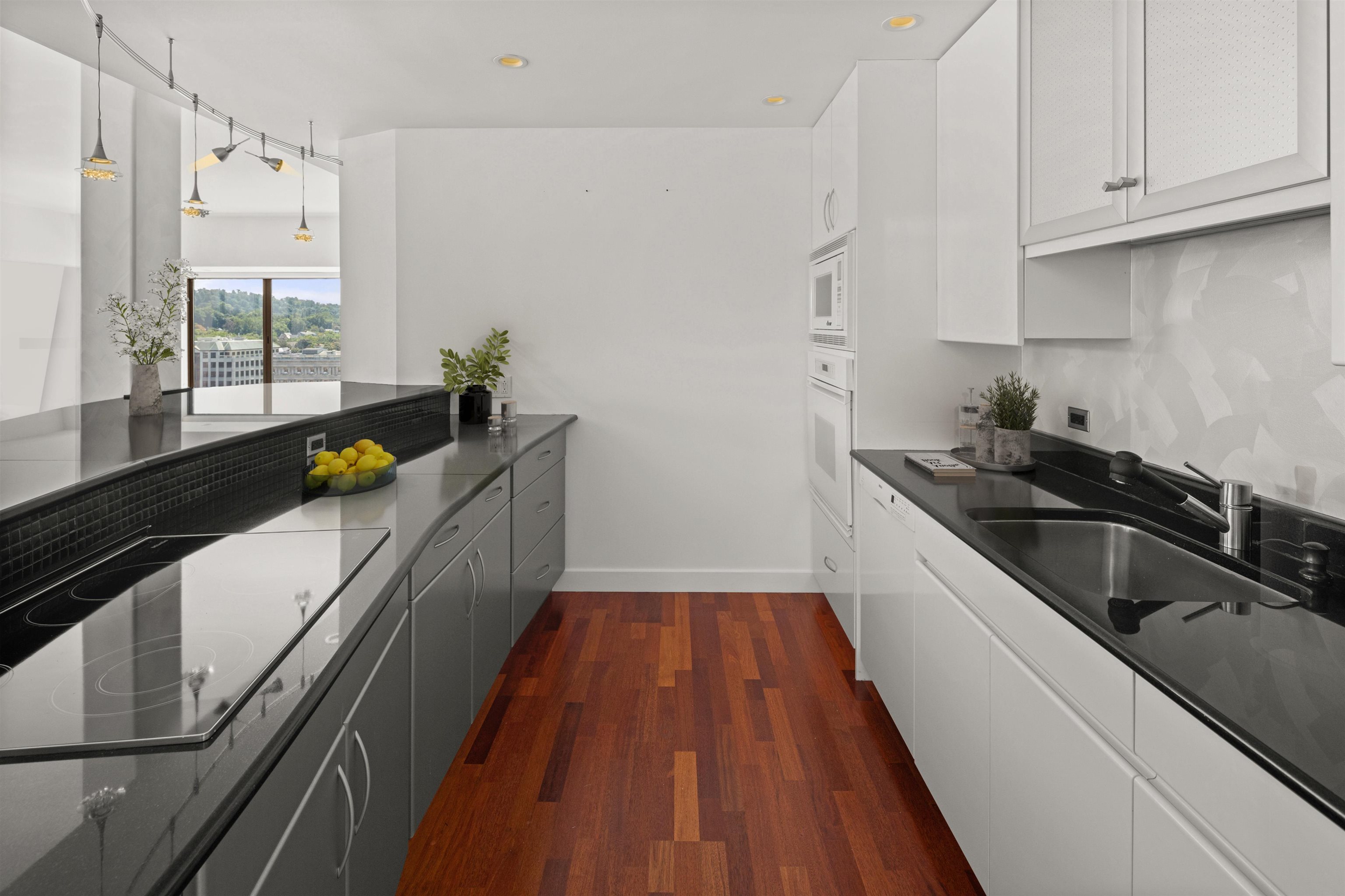 76 St Paul Street Unit: Unit # 8SE