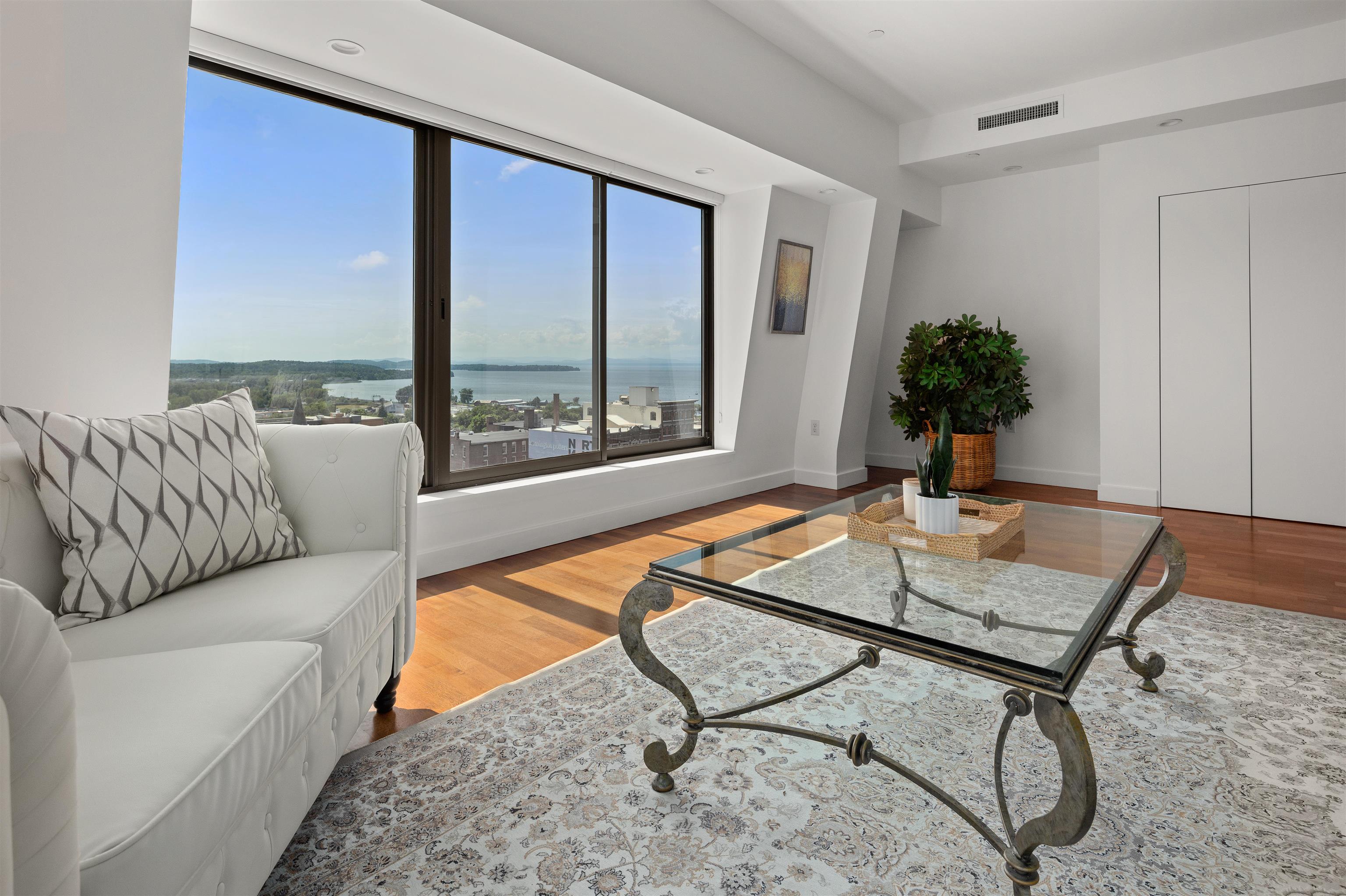 76 St Paul Street Unit: Unit # 8SE