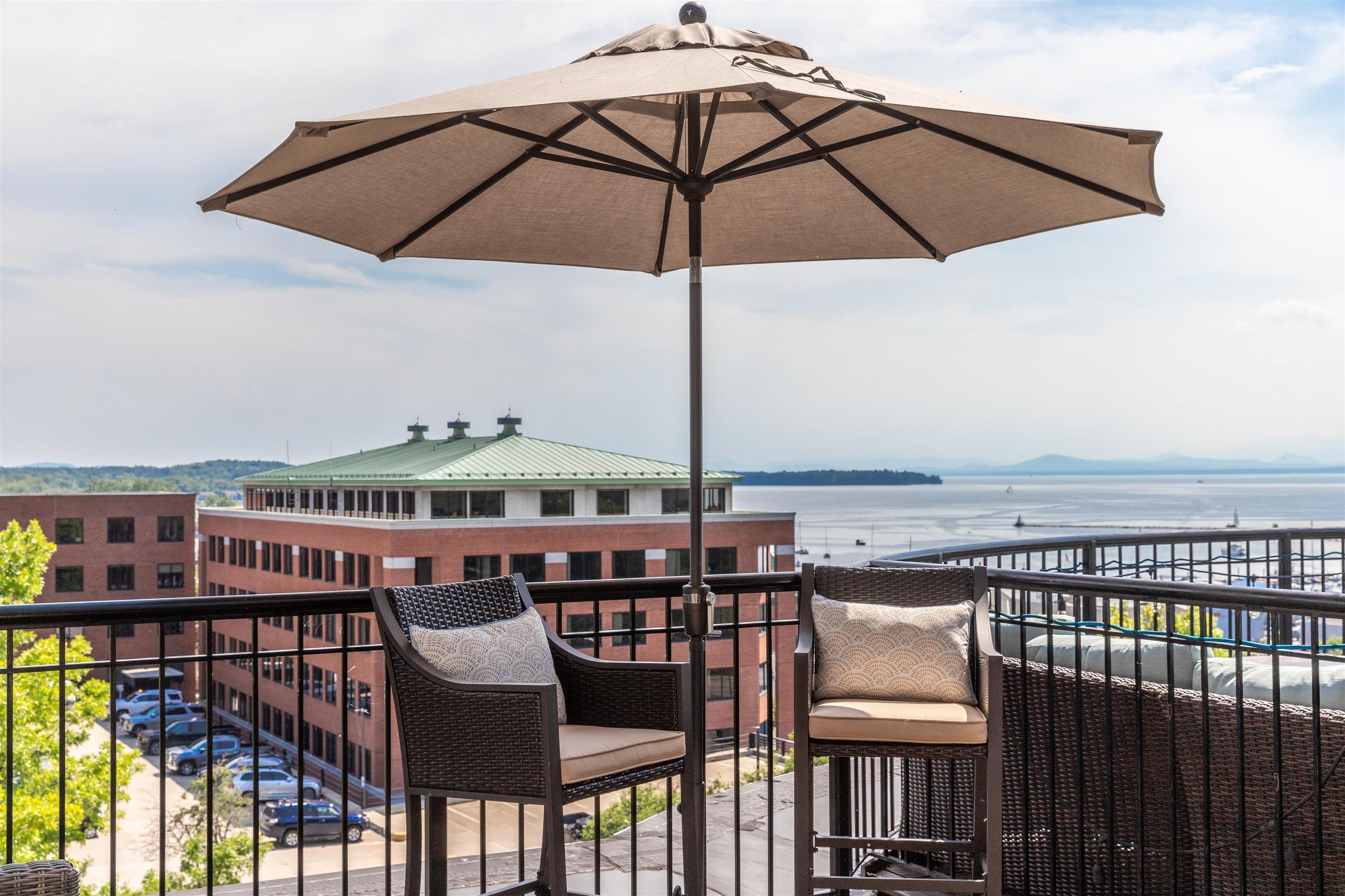 40 College Street Unit: 605