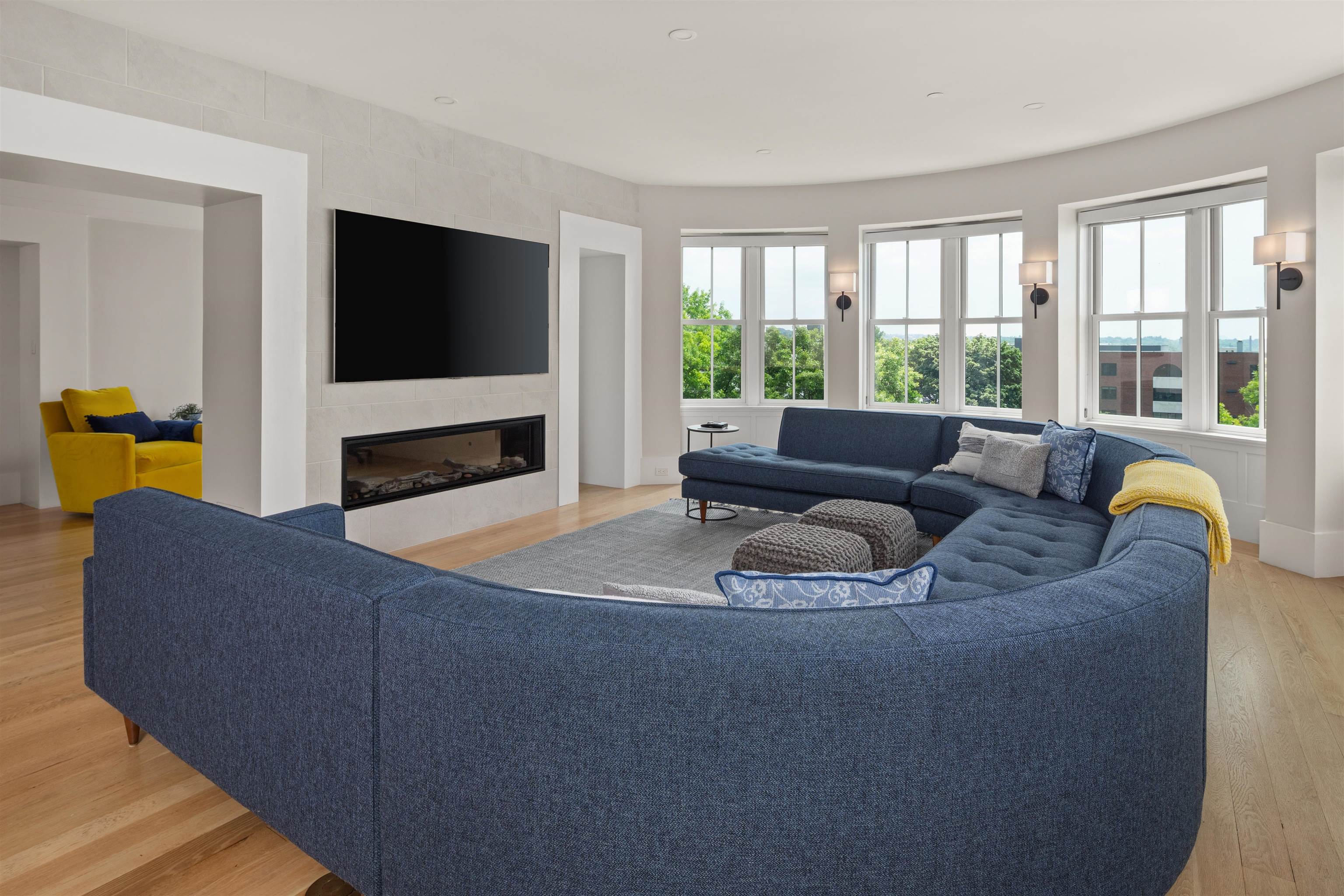 40 College Street Unit: 605