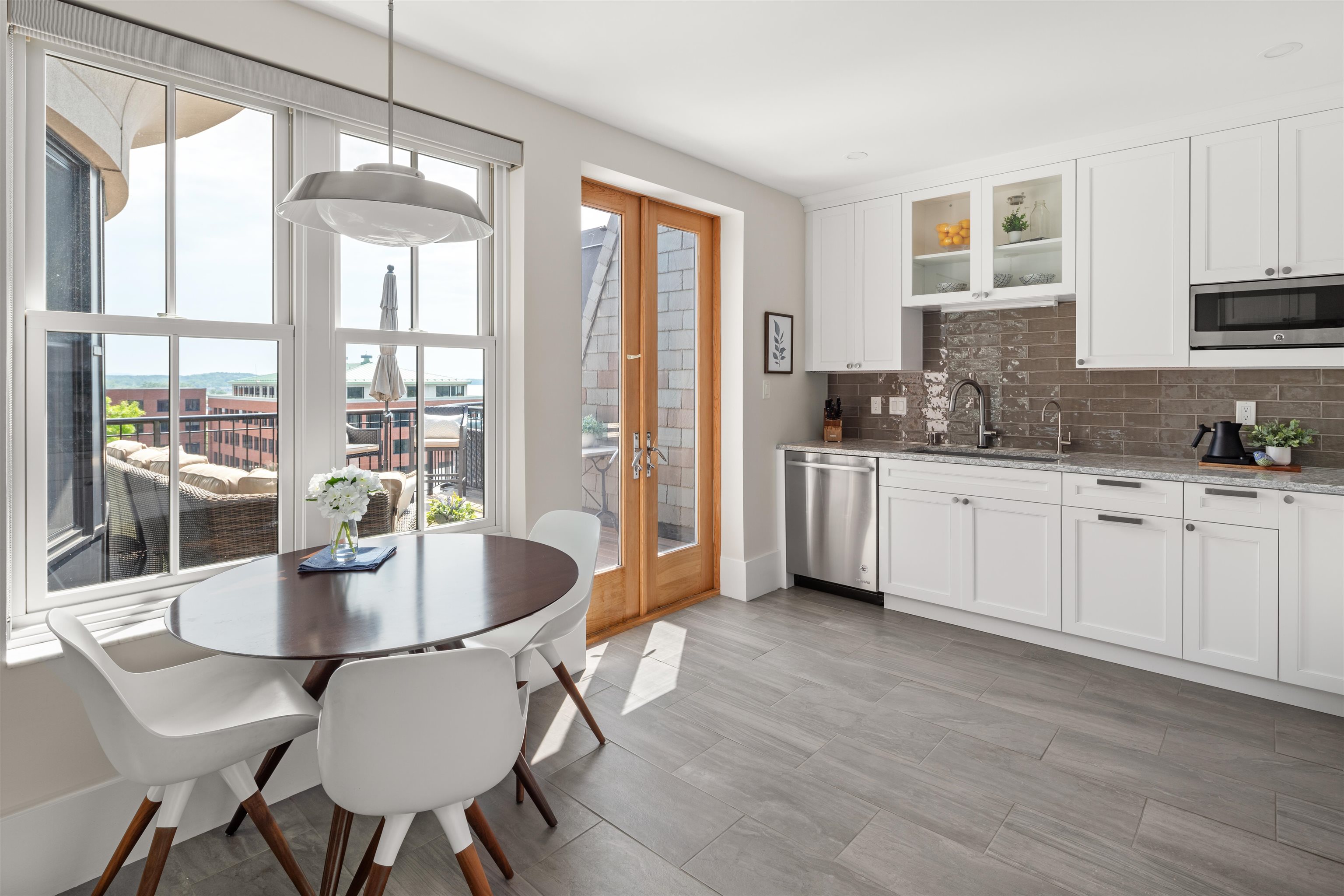 40 College Street Unit: 605