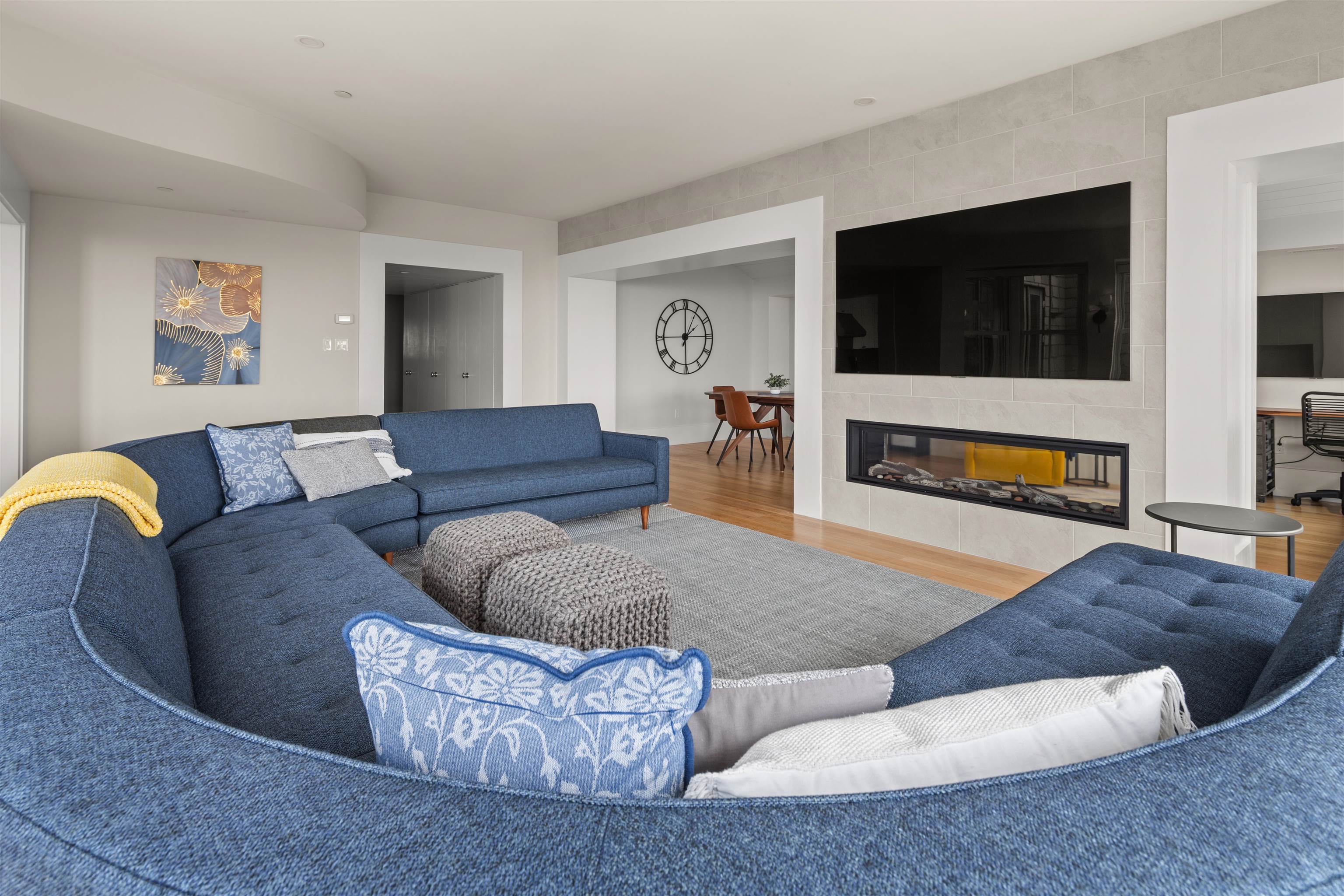 40 College Street Unit: 605