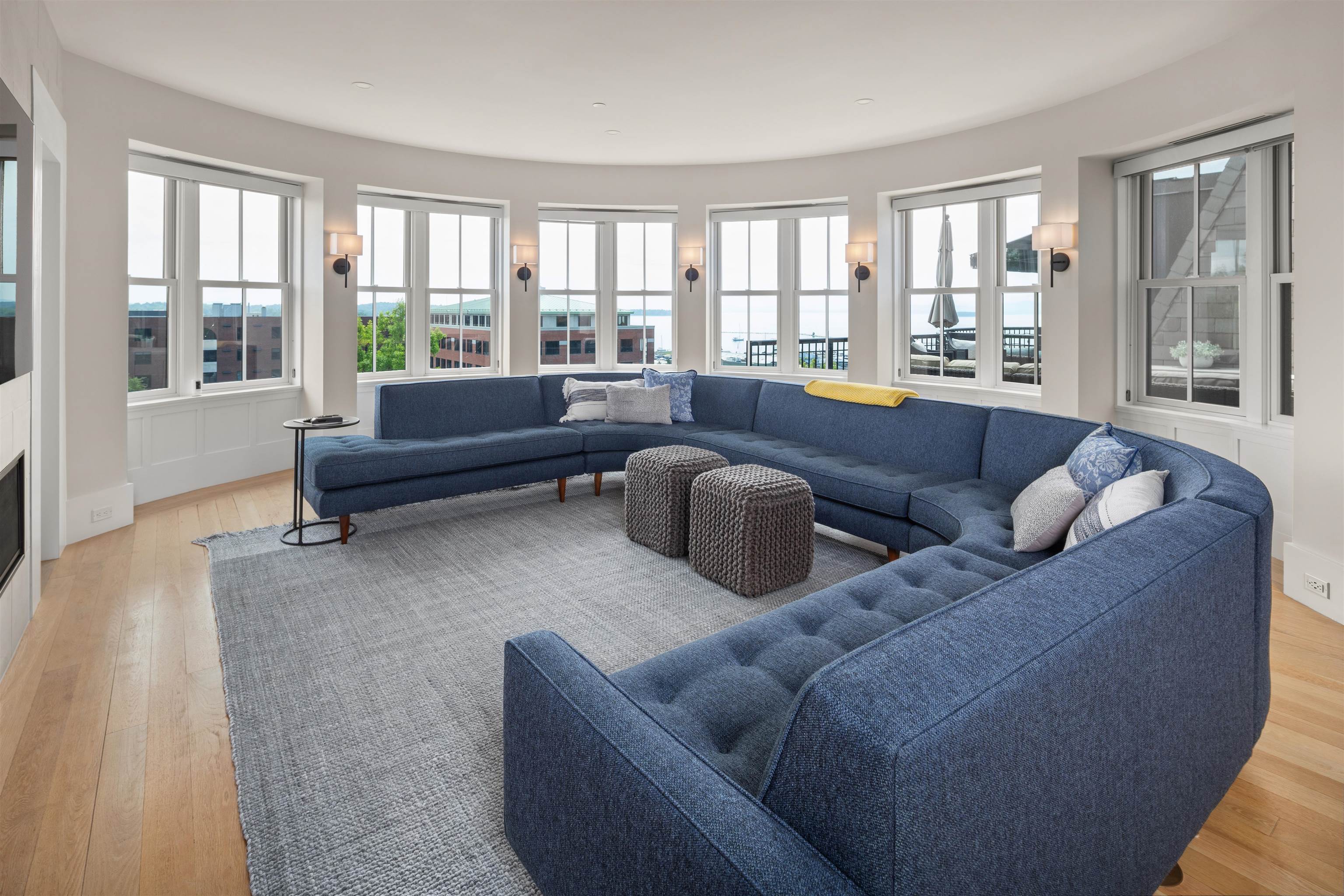 40 College Street Unit: 605