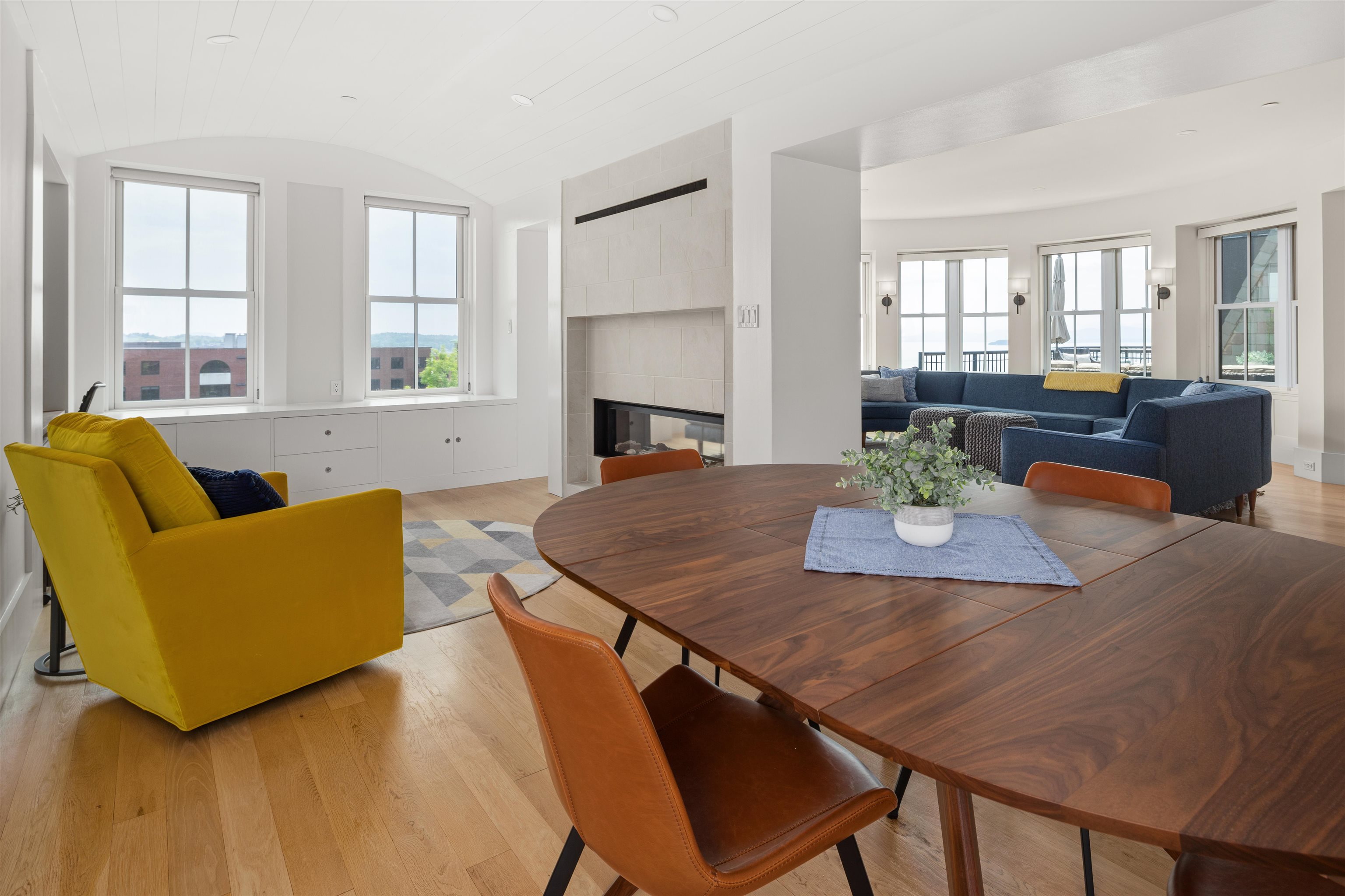 40 College Street Unit: 605