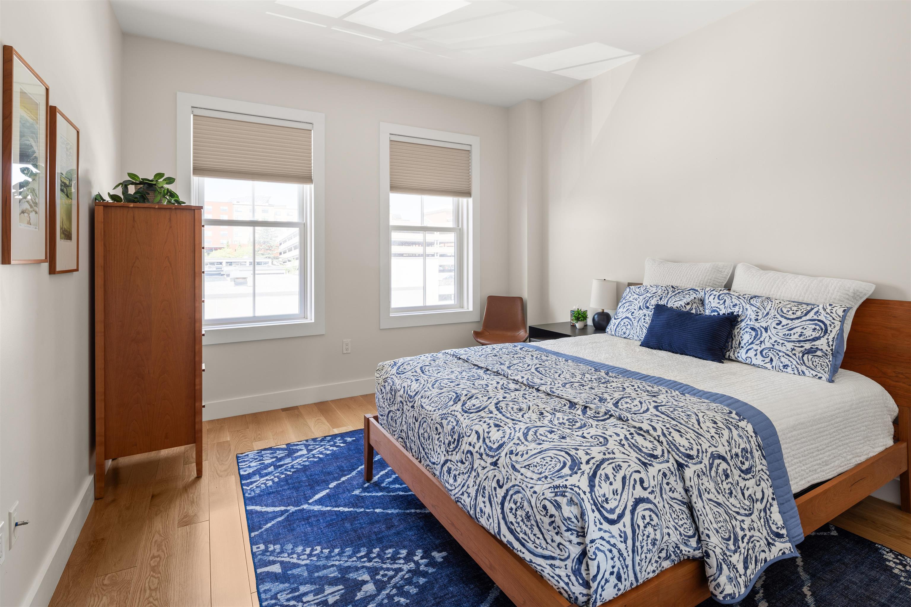 40 College Street Unit: 605