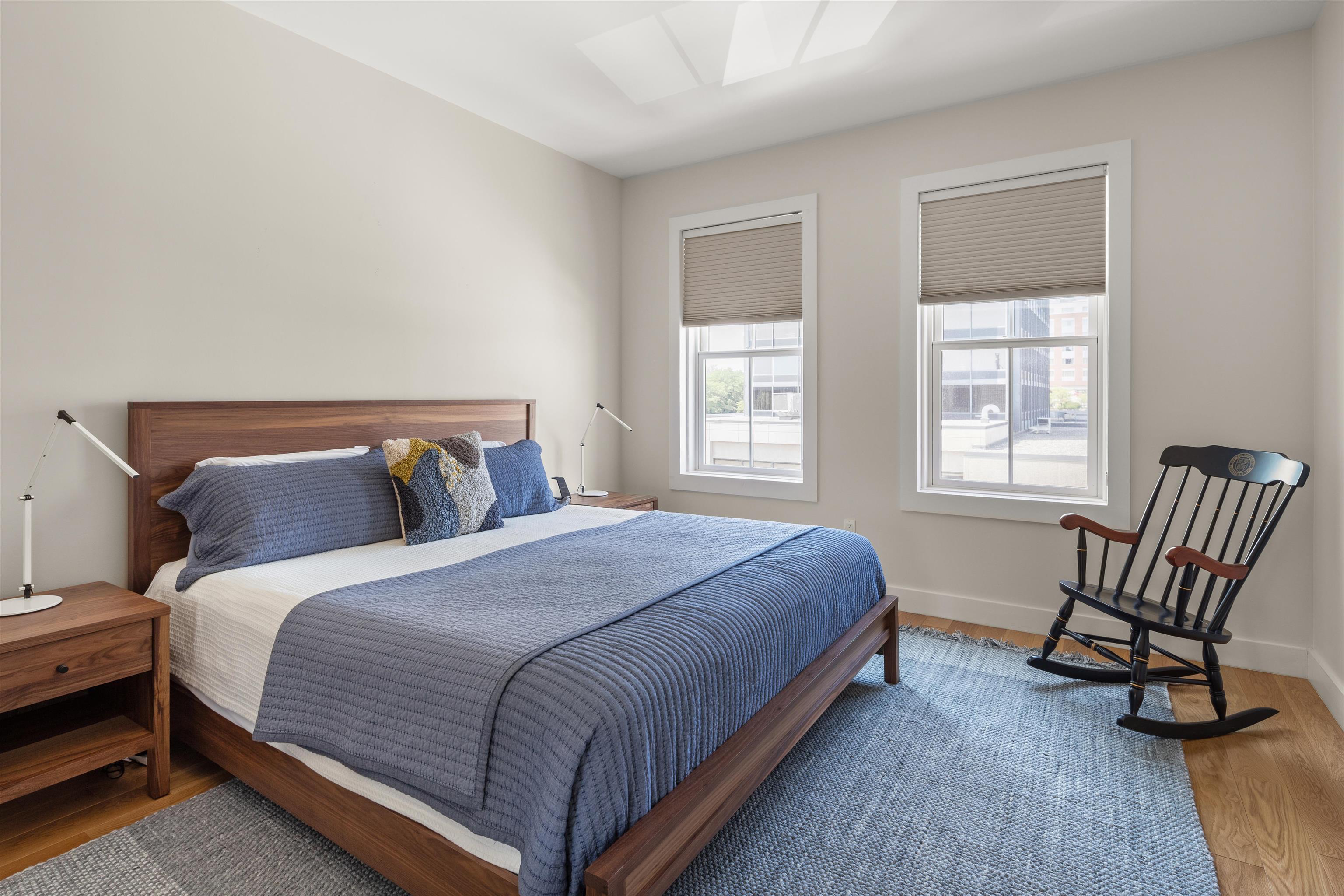 40 College Street Unit: 605
