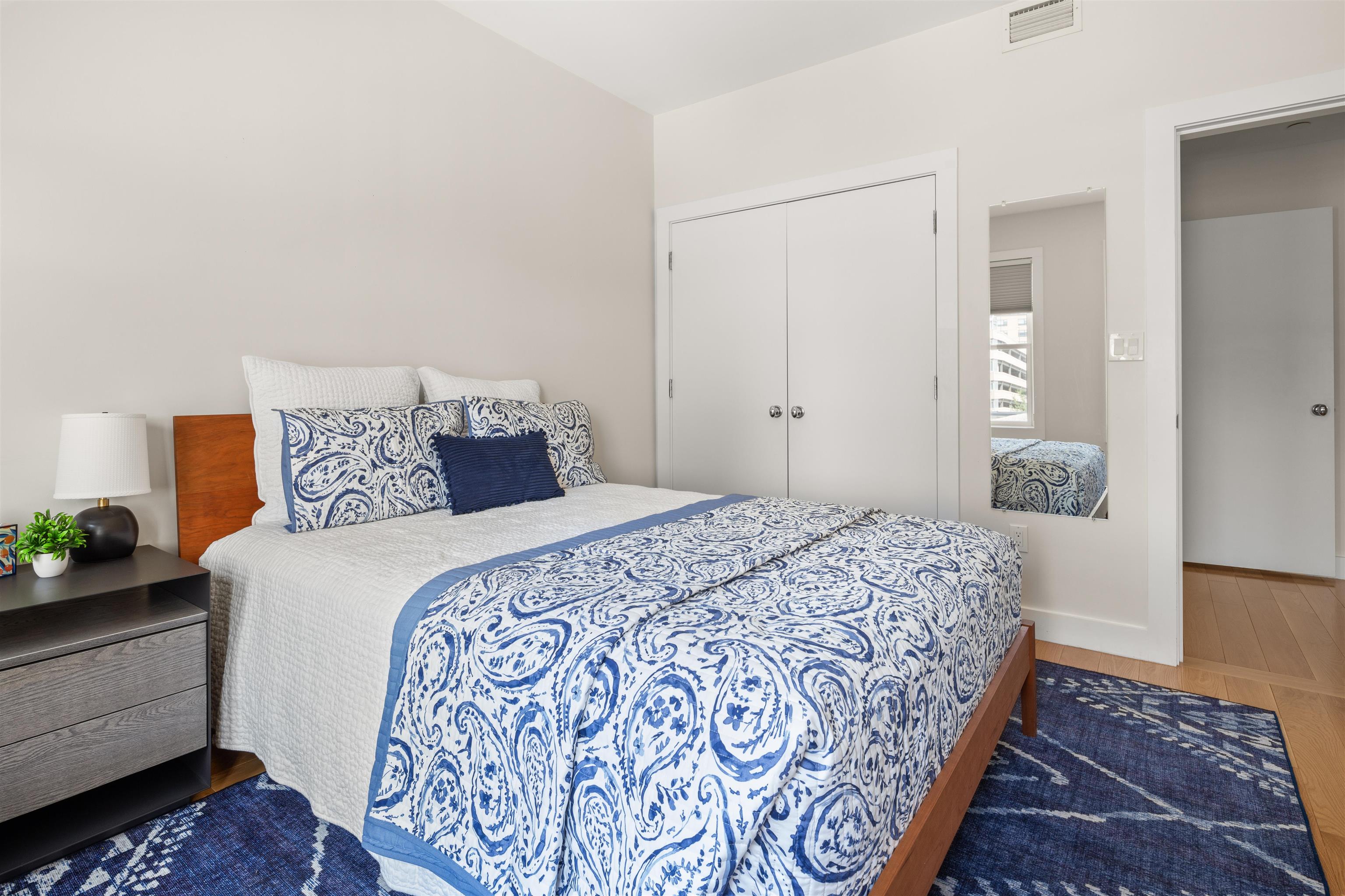 40 College Street Unit: 605