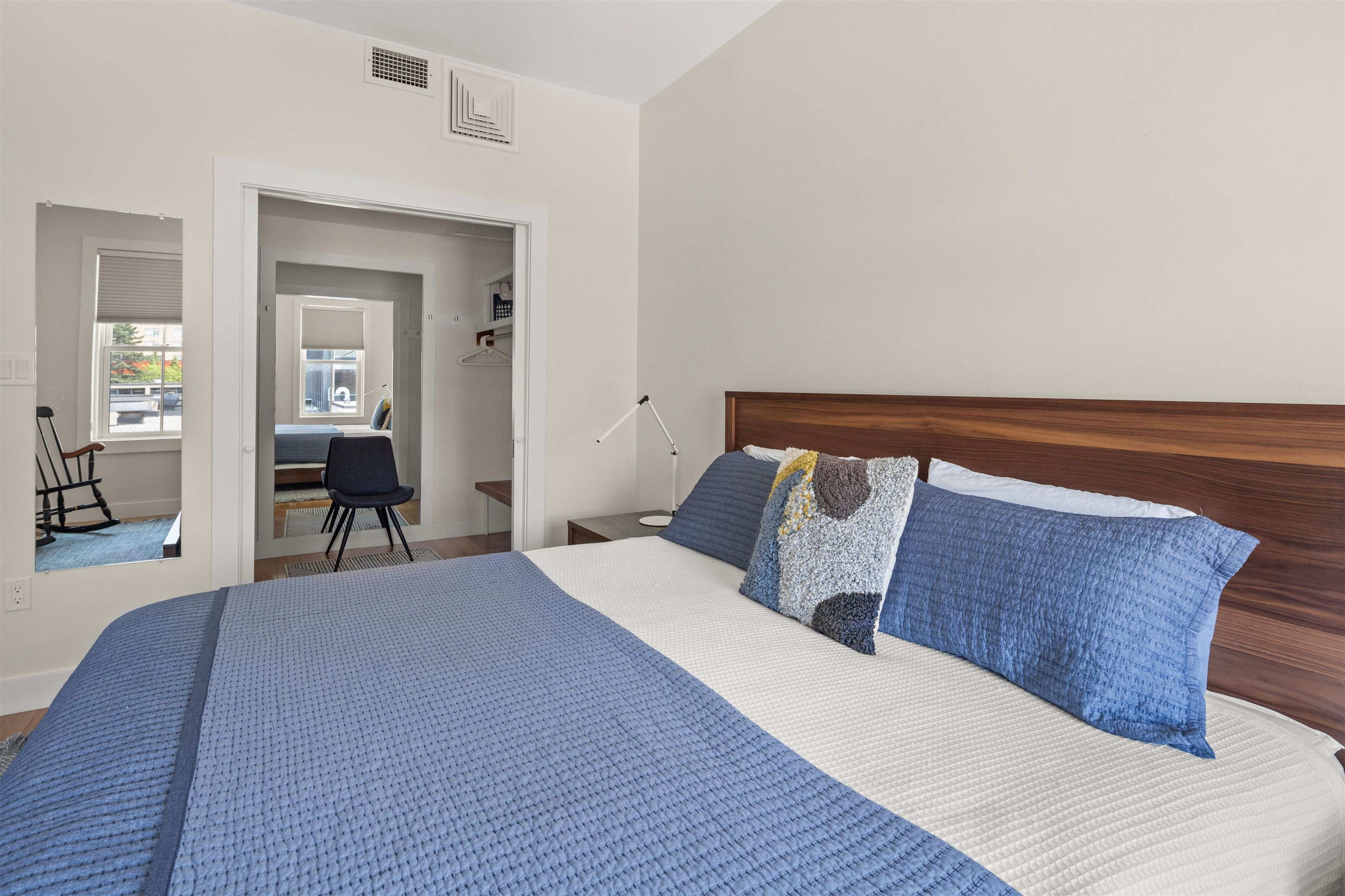 40 College Street Unit: 605