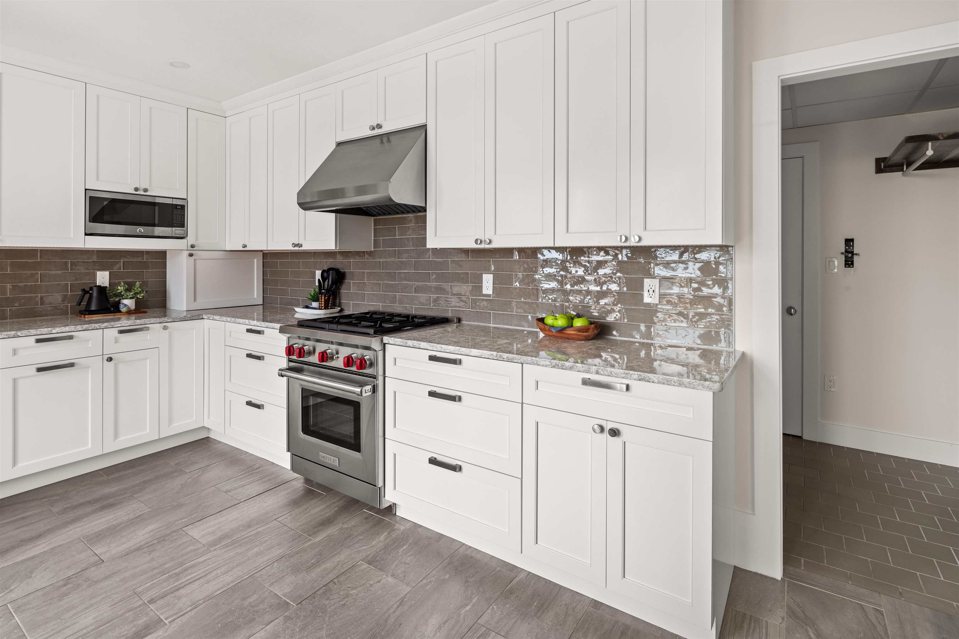 40 College Street Unit: 605