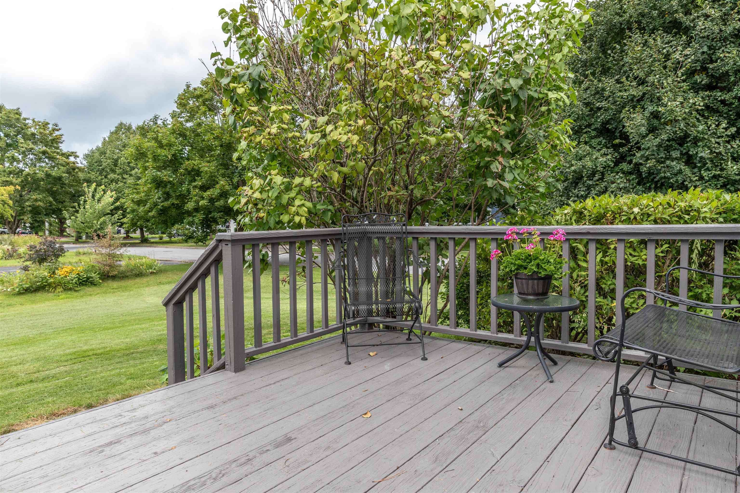 1 Moss Glen Lane