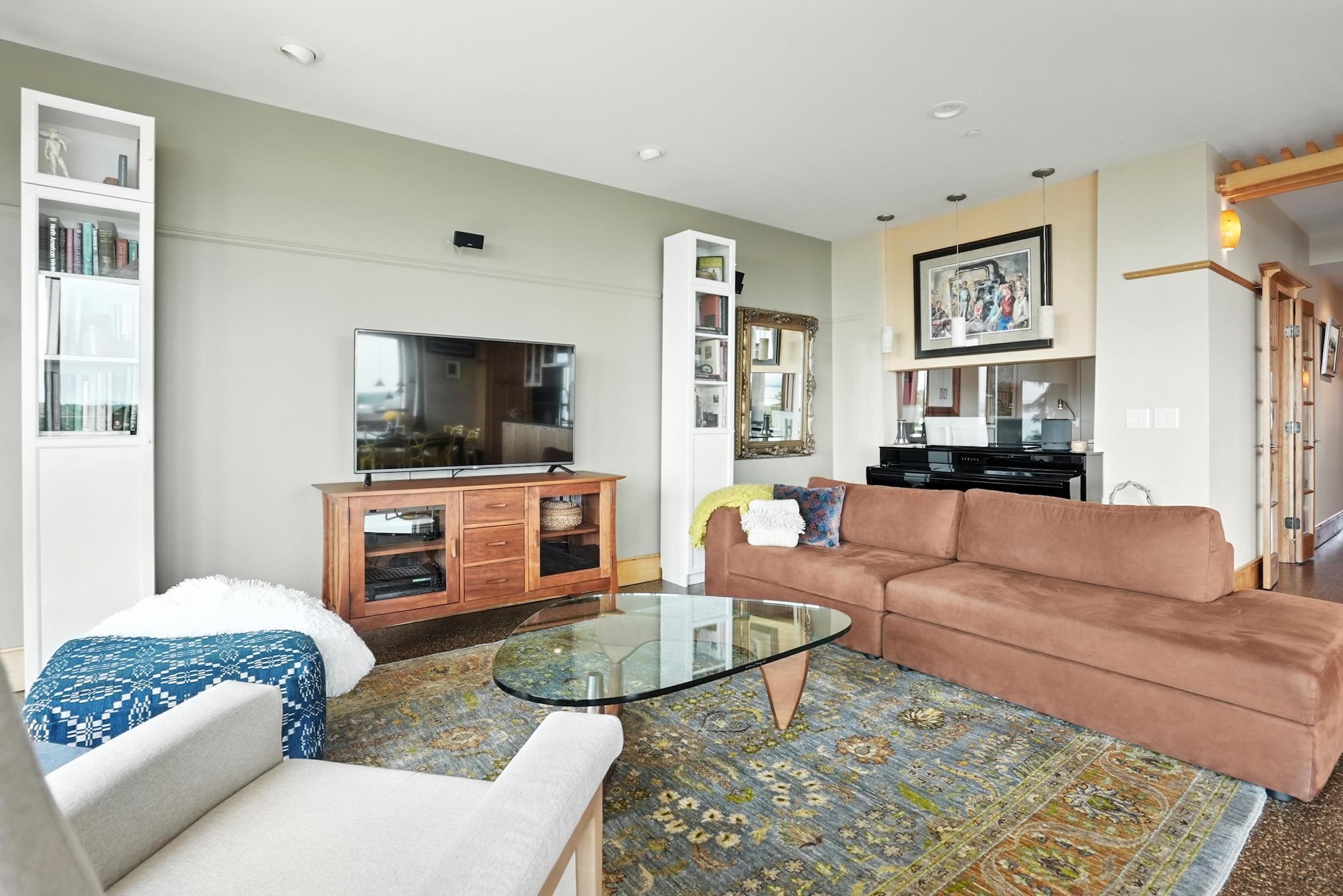 35 Cherry Street Unit: Unit 404