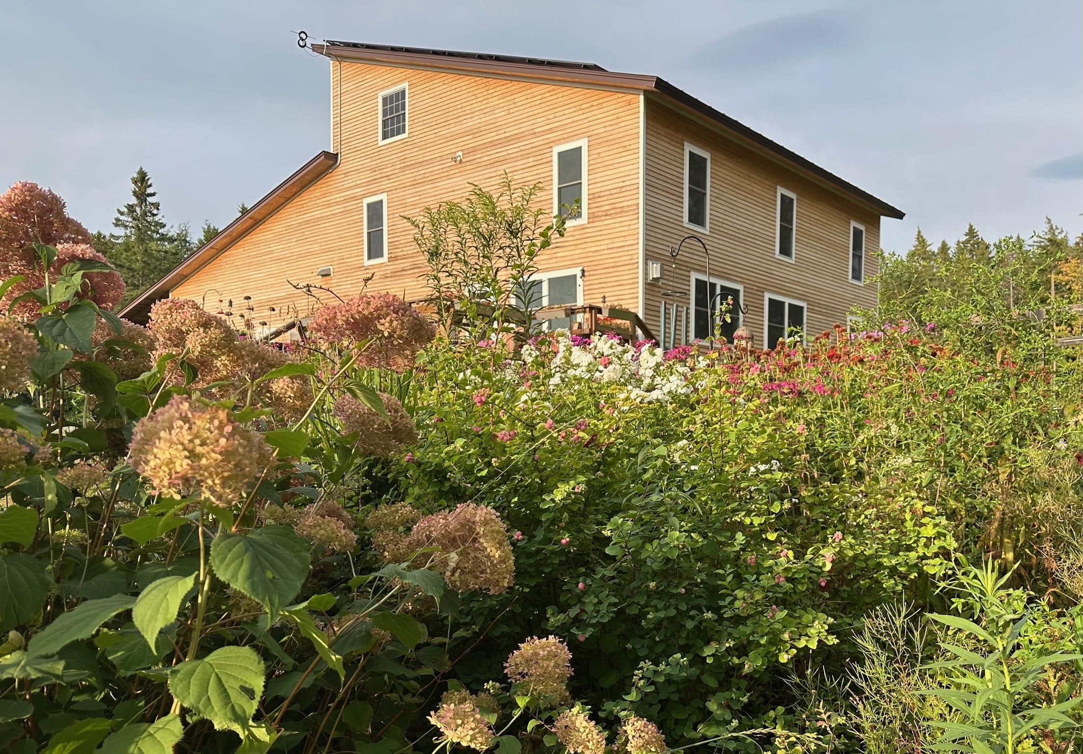 1090 Center Road Unit: #1
