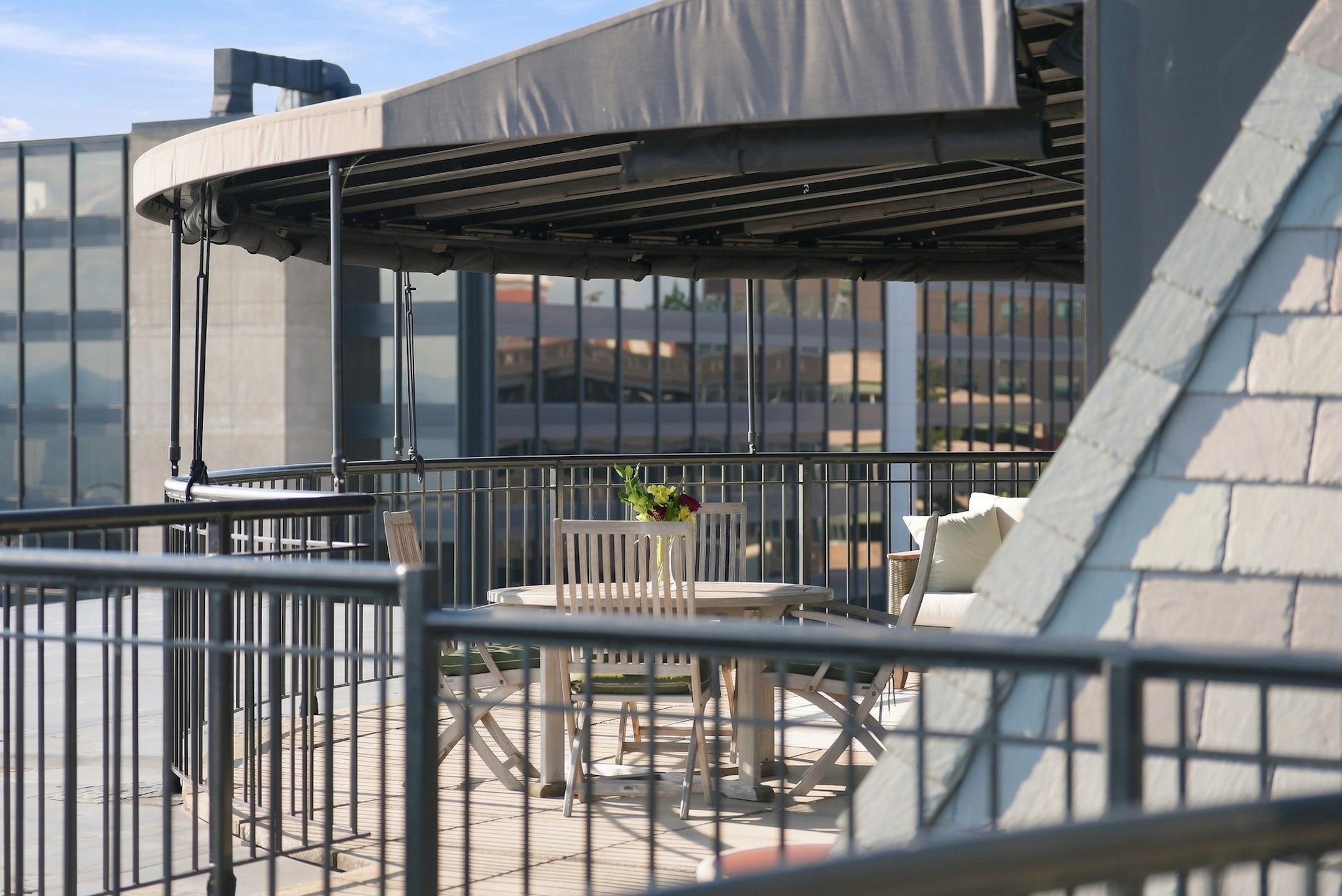 40 College Street Unit: 801
