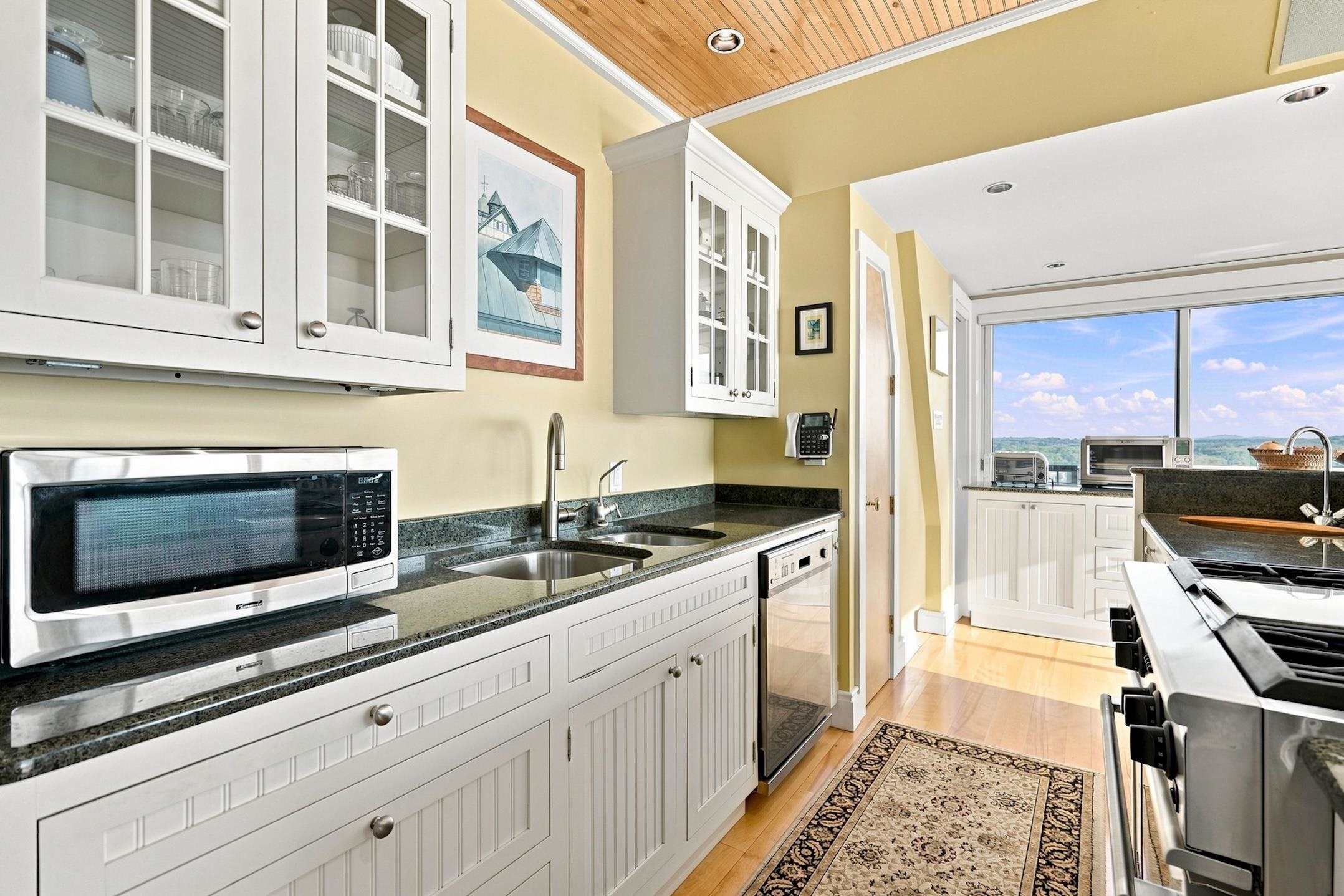 40 College Street Unit: 801