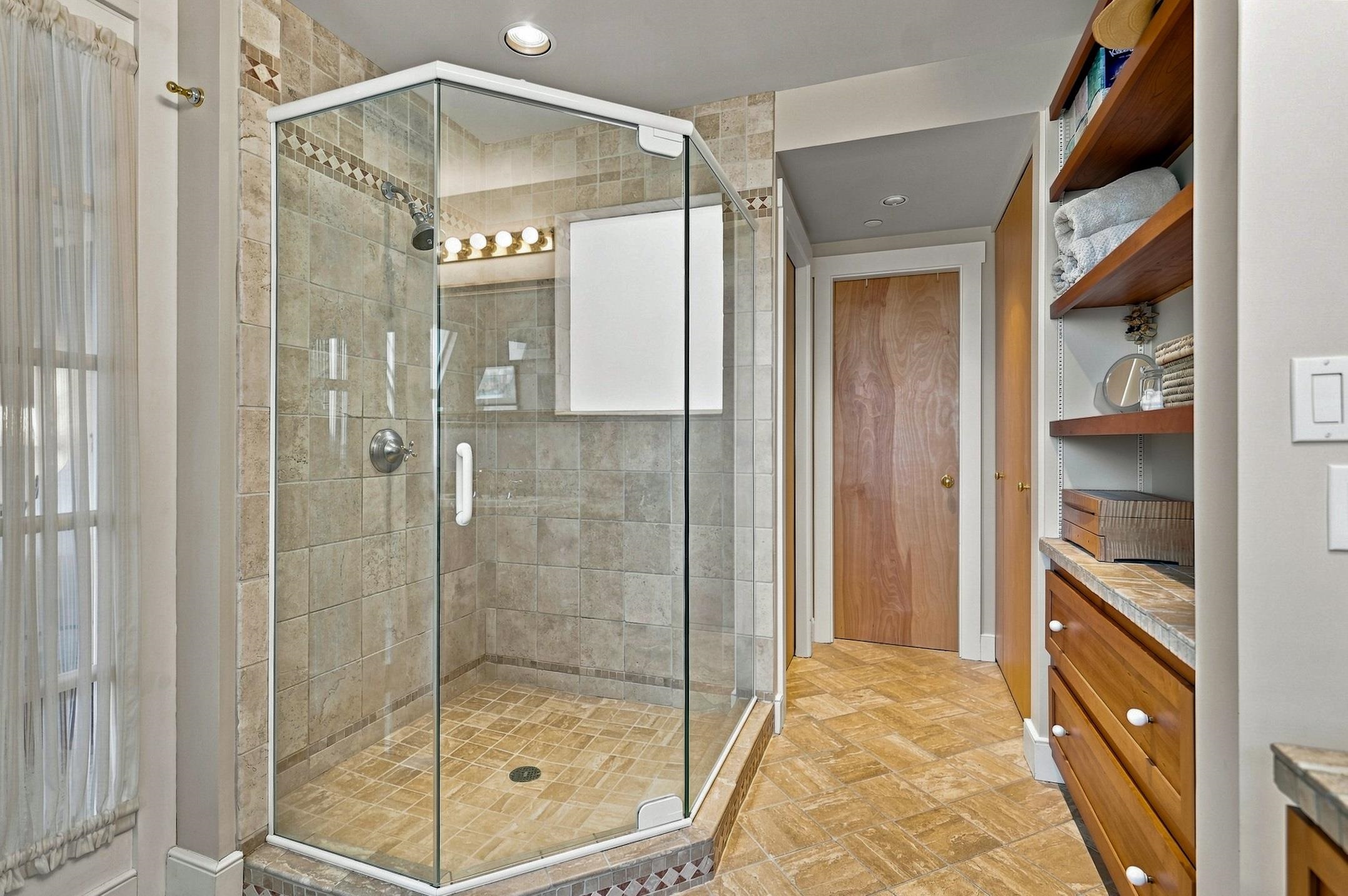 40 College Street Unit: 801