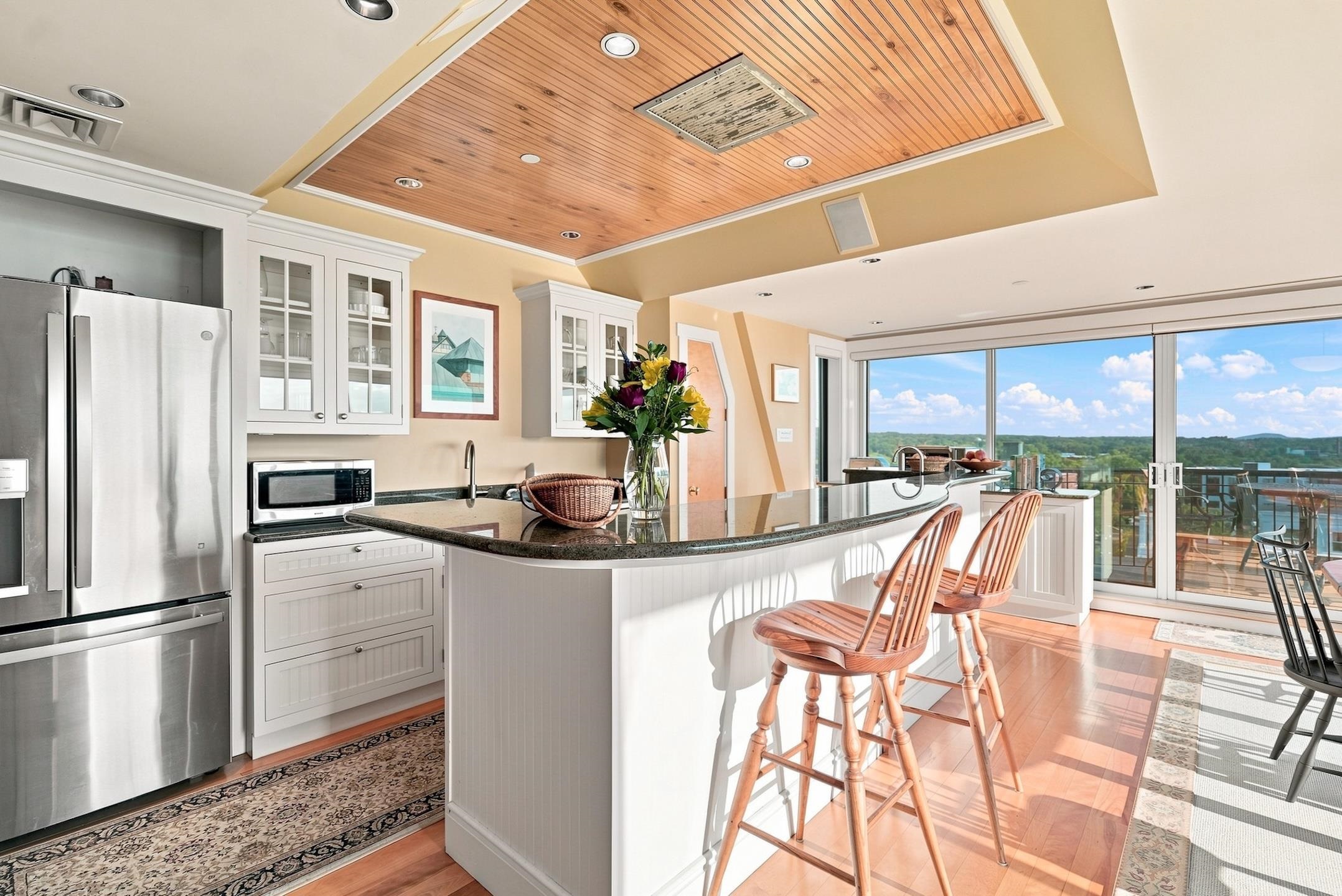 40 College Street Unit: 801