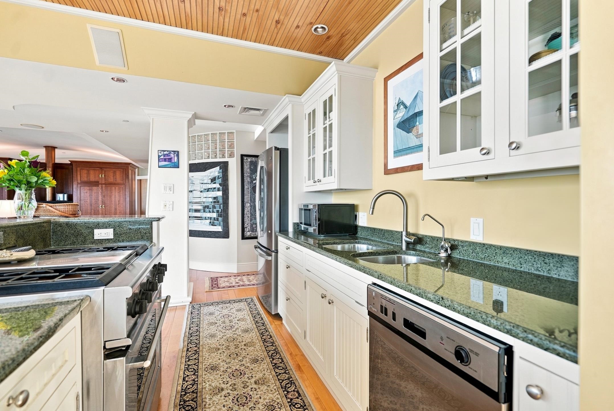 40 College Street Unit: 801