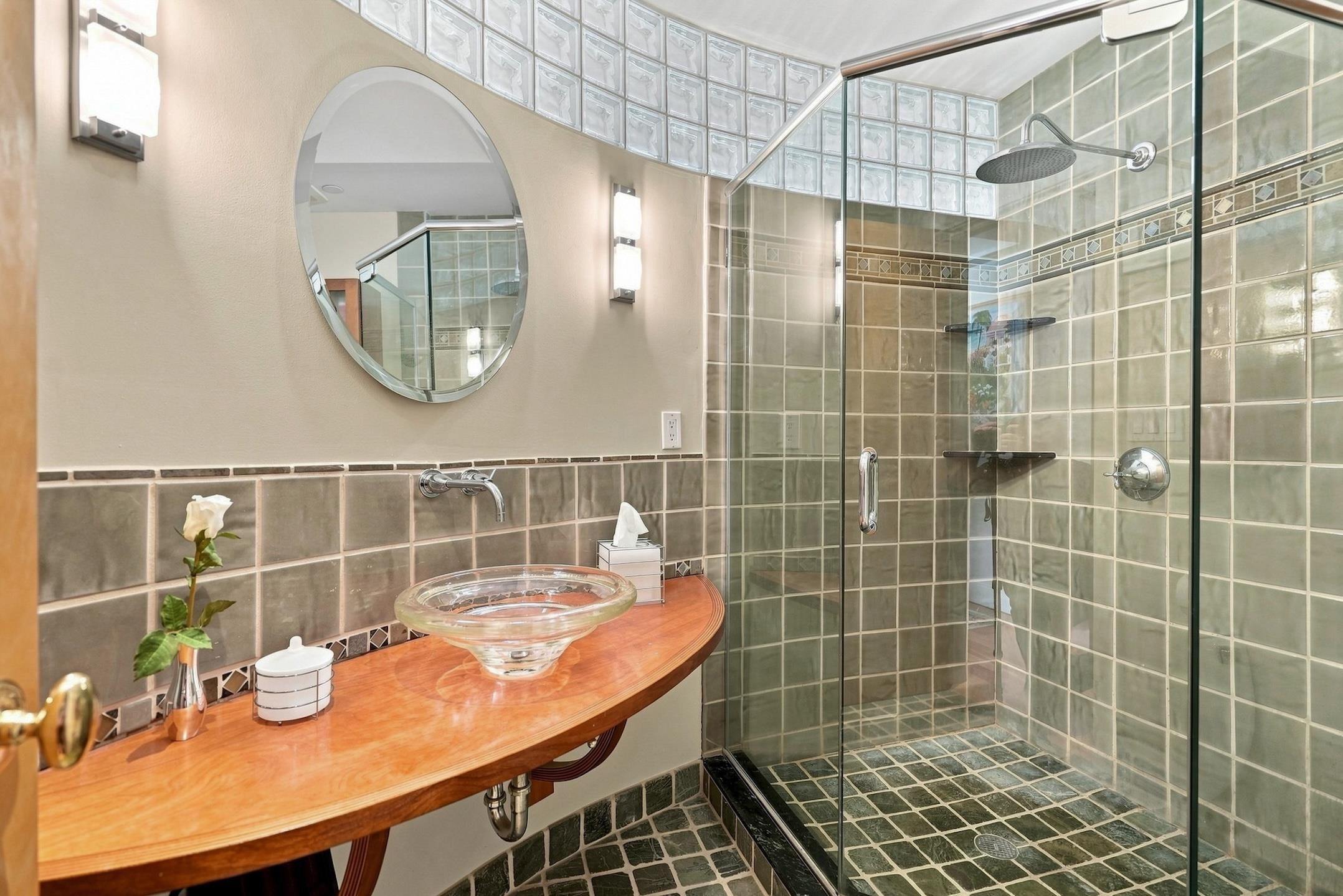 40 College Street Unit: 801