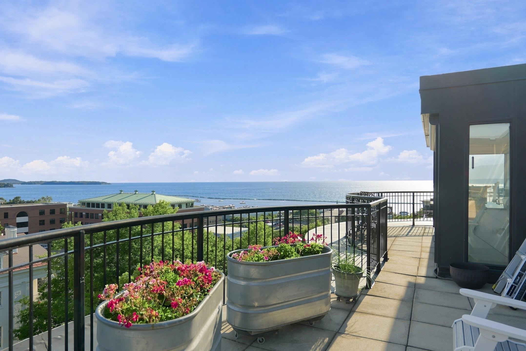 40 College Street Unit: 801
