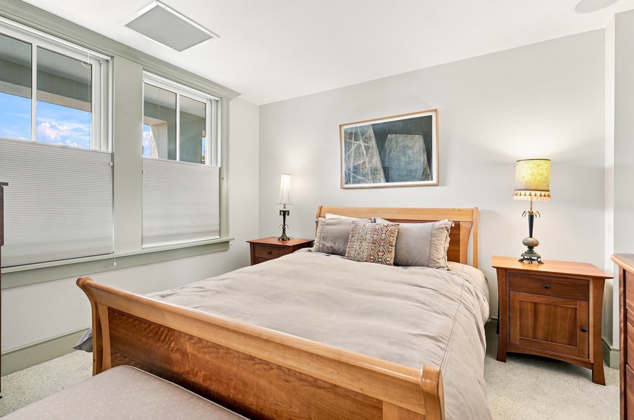 40 College Street Unit: 801