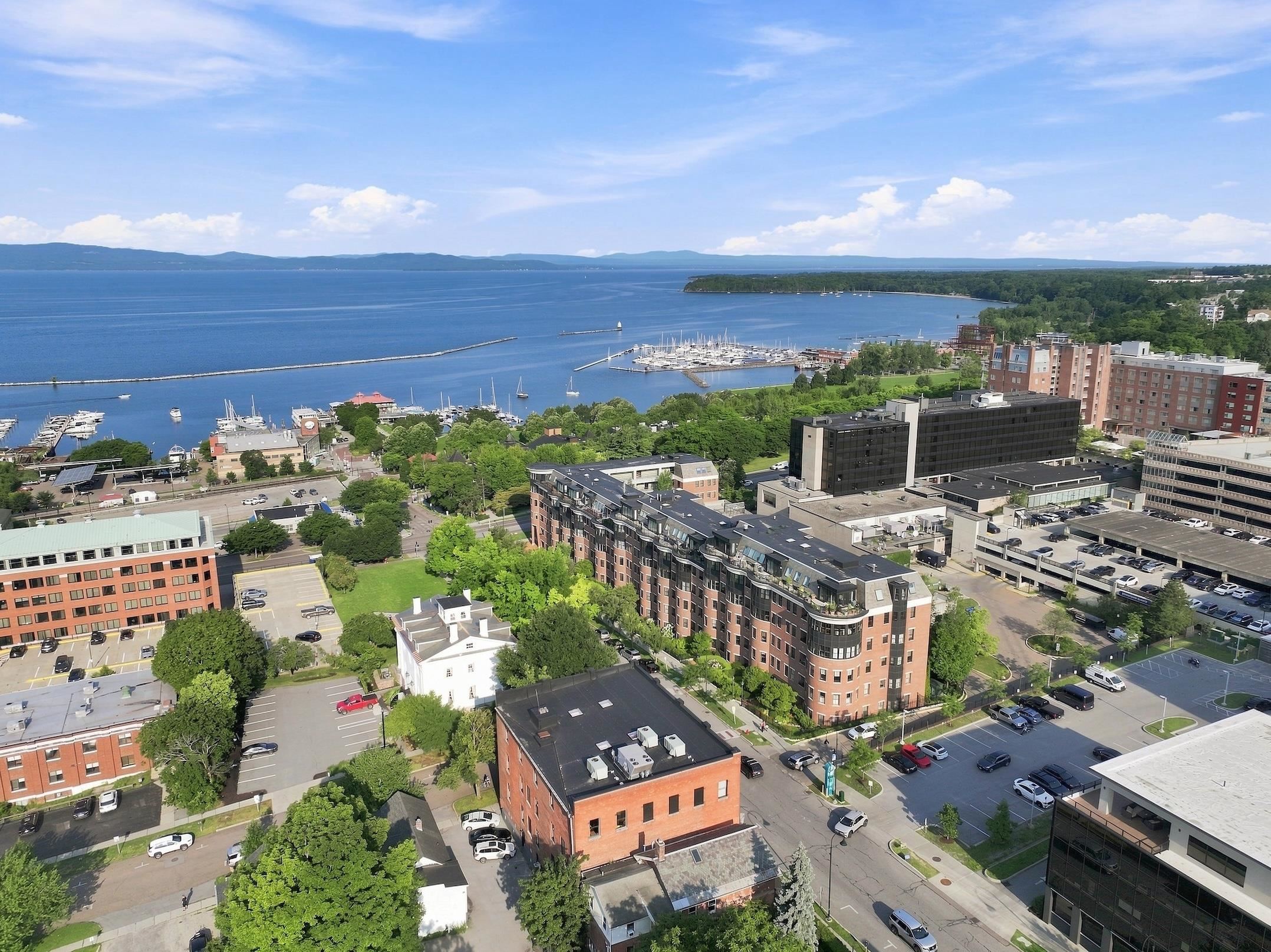 40 College Street Unit: 514c