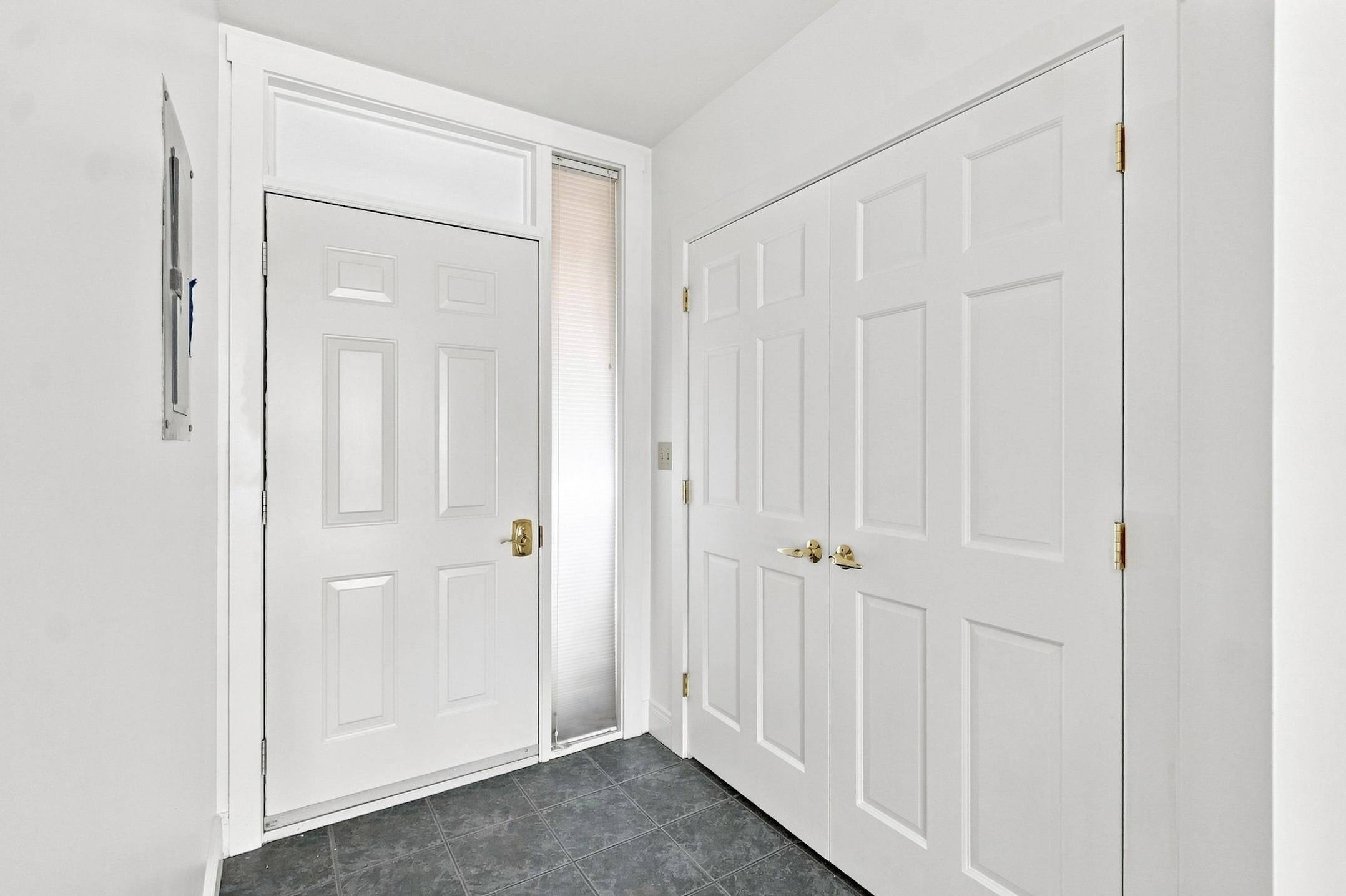 40 College Street Unit: 514c