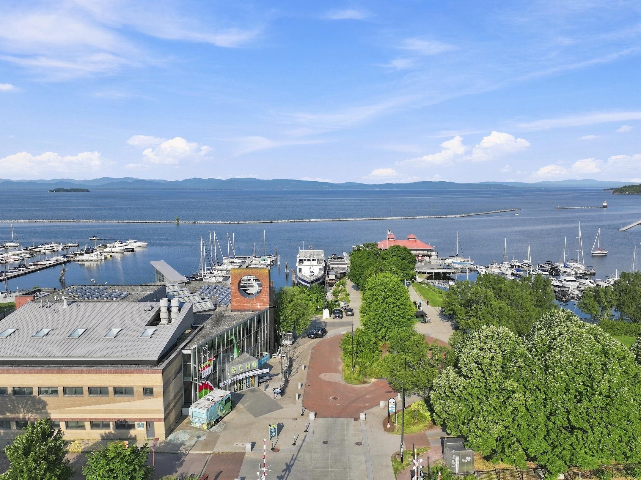 40 College Street Unit: 514c