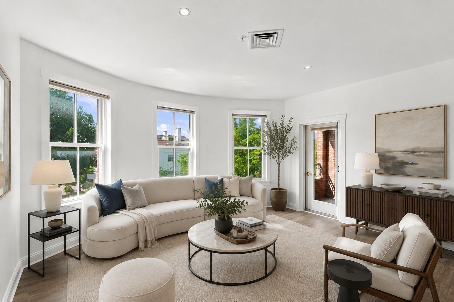 40 College Street Unit: 514c