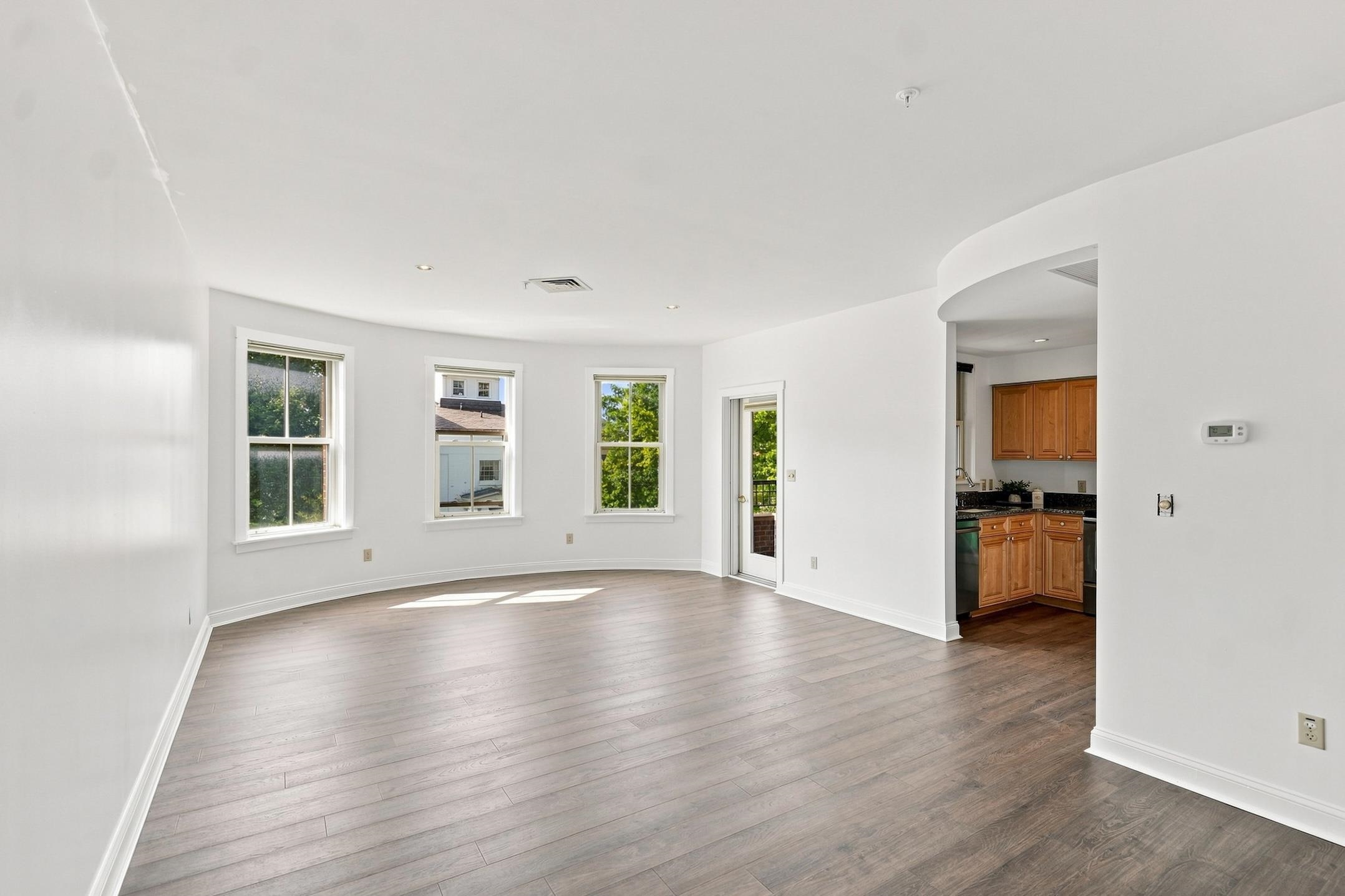 40 College Street Unit: 514c