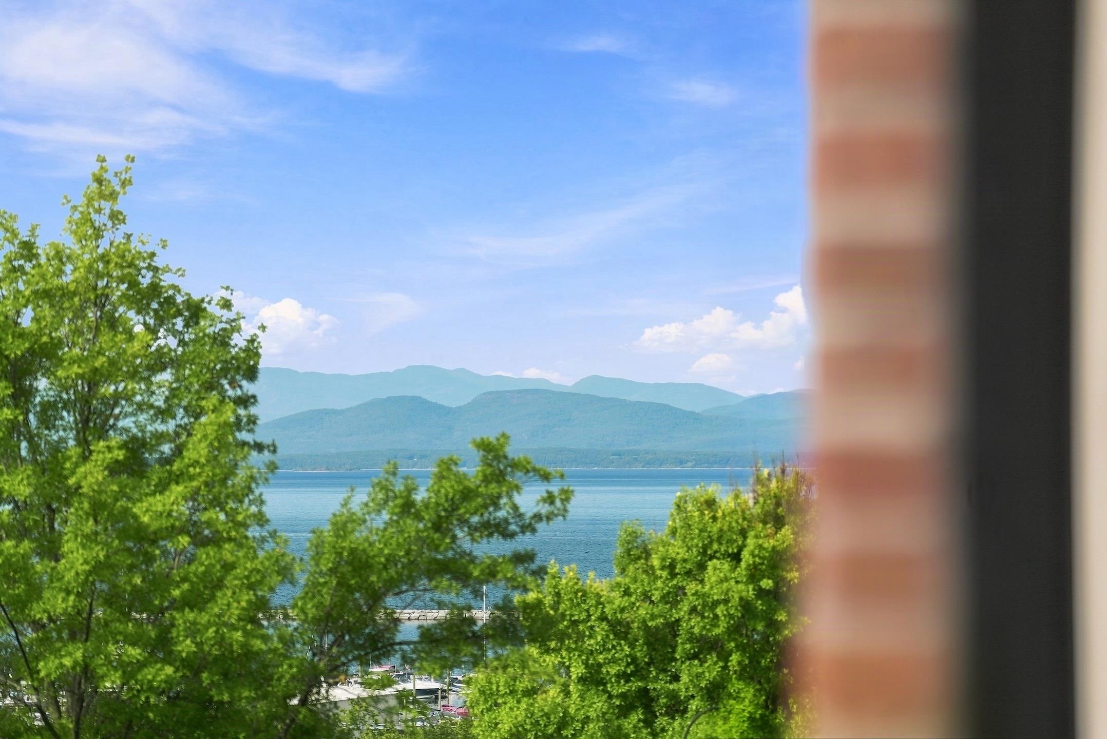 40 College Street Unit: 514c