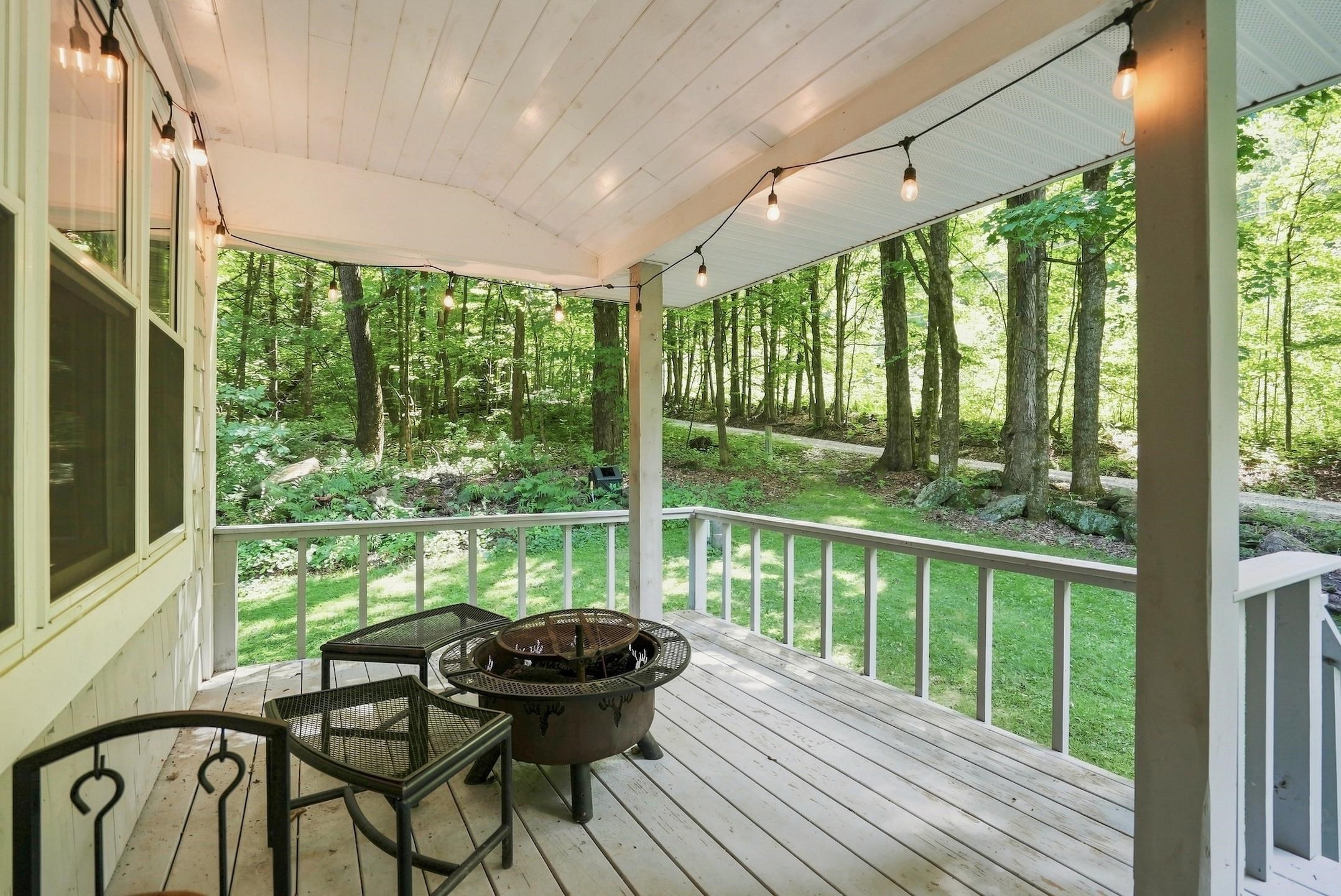 1417 Mason Hill North Road