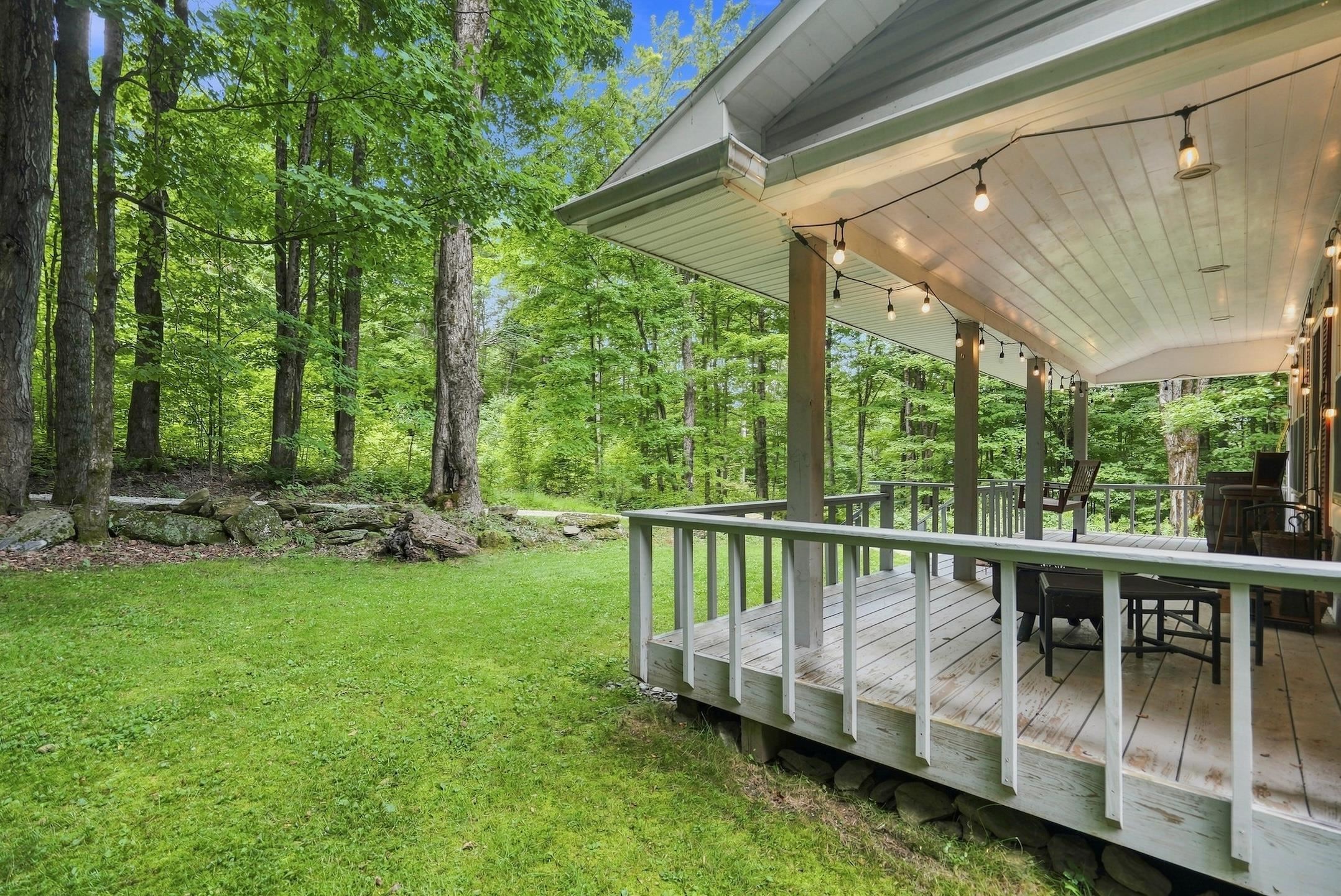 1417 Mason Hill North Road