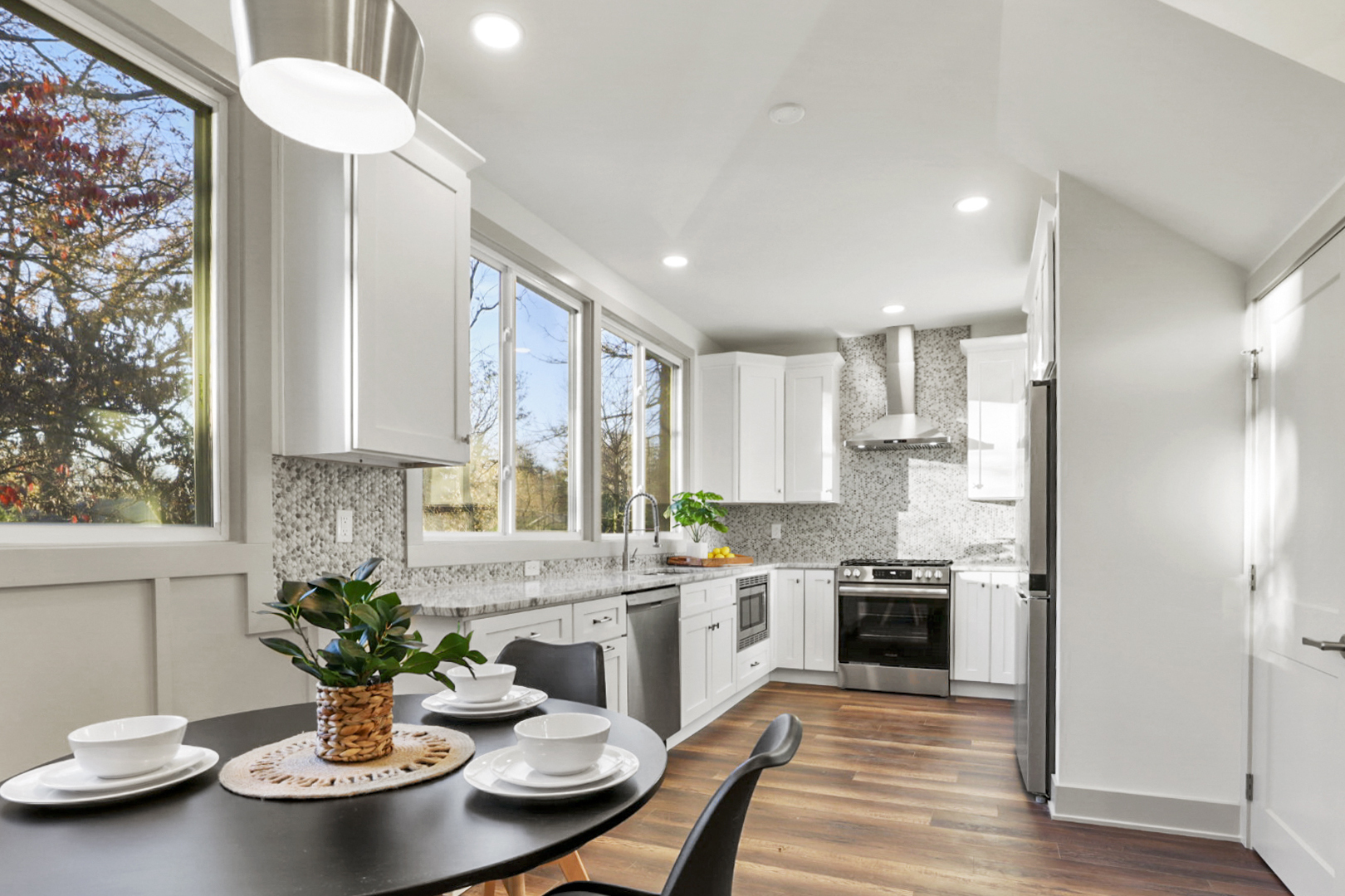 6120 Broadway Street