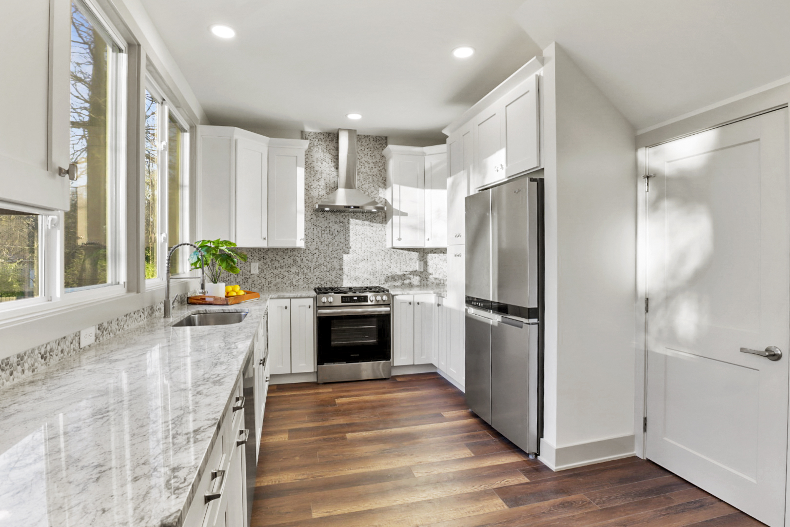 6120 Broadway Street