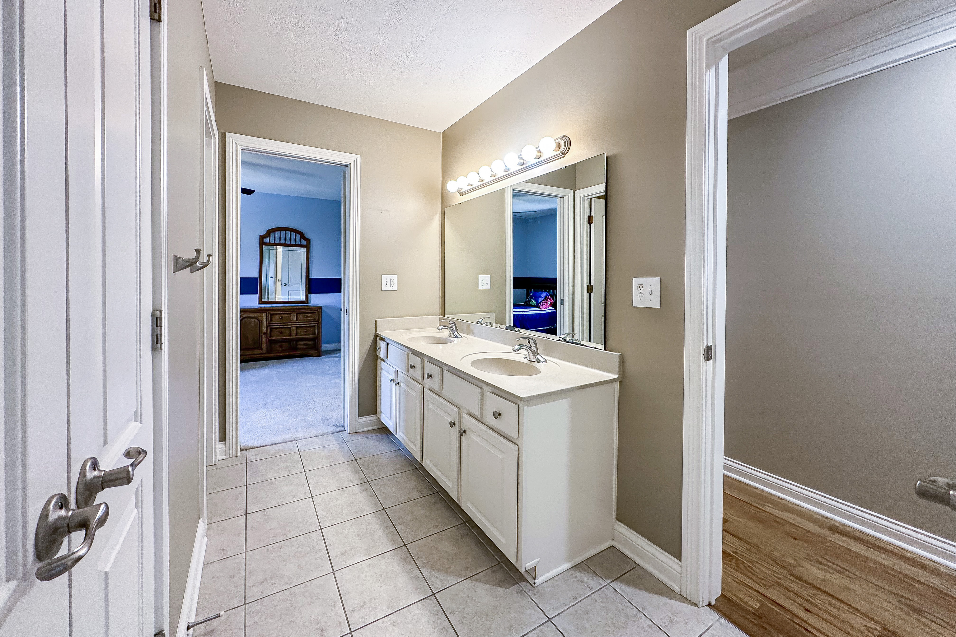 9880 Wading Crane Avenue