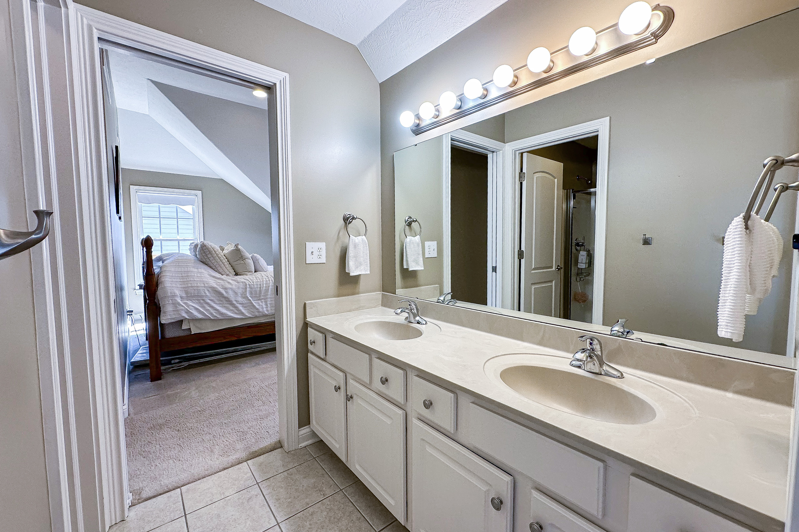 9880 Wading Crane Avenue