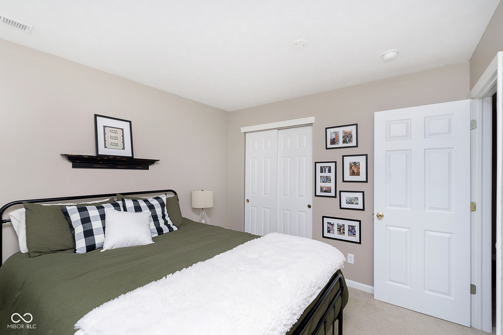 5905 Lost Oaks Drive