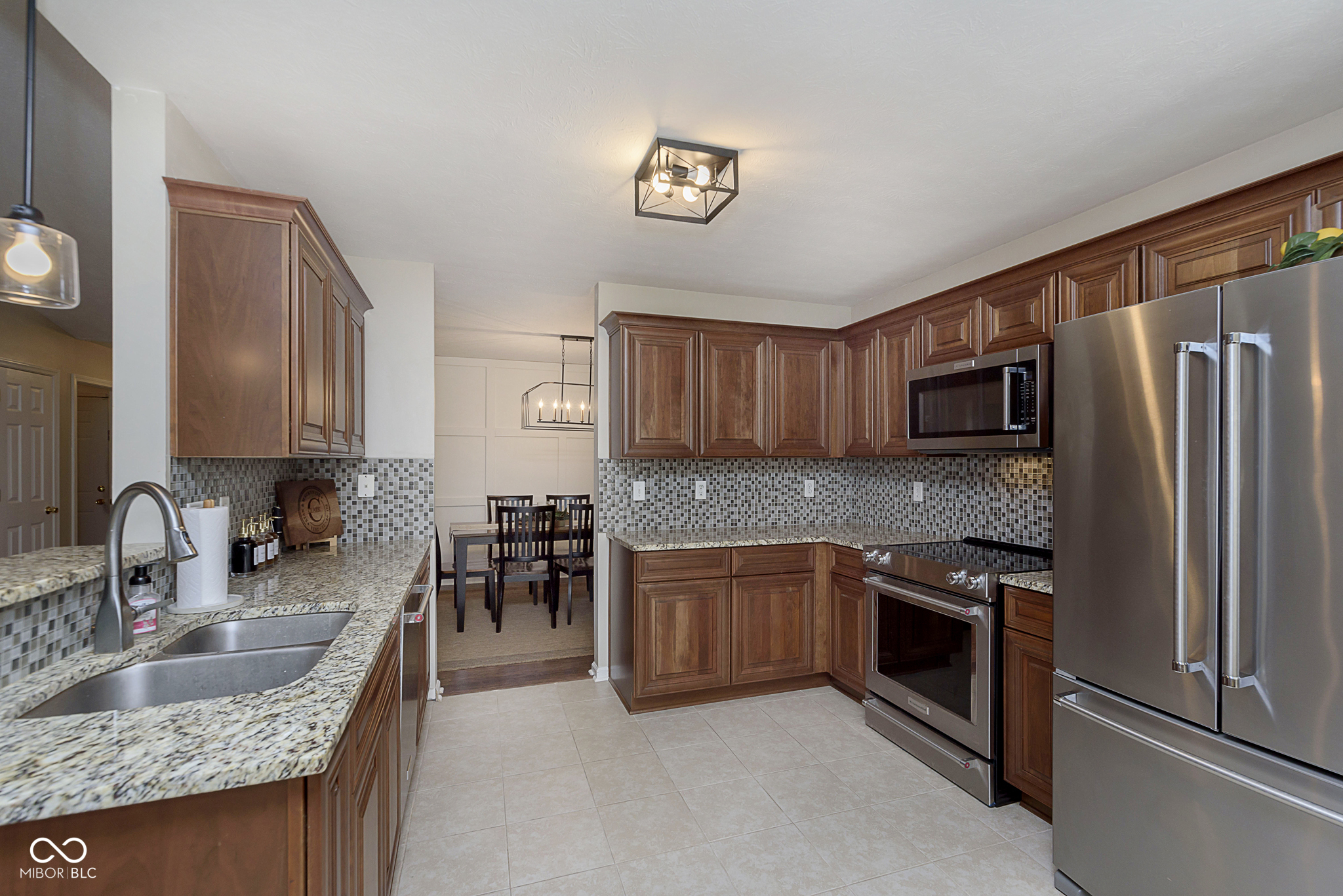 5905 Lost Oaks Drive